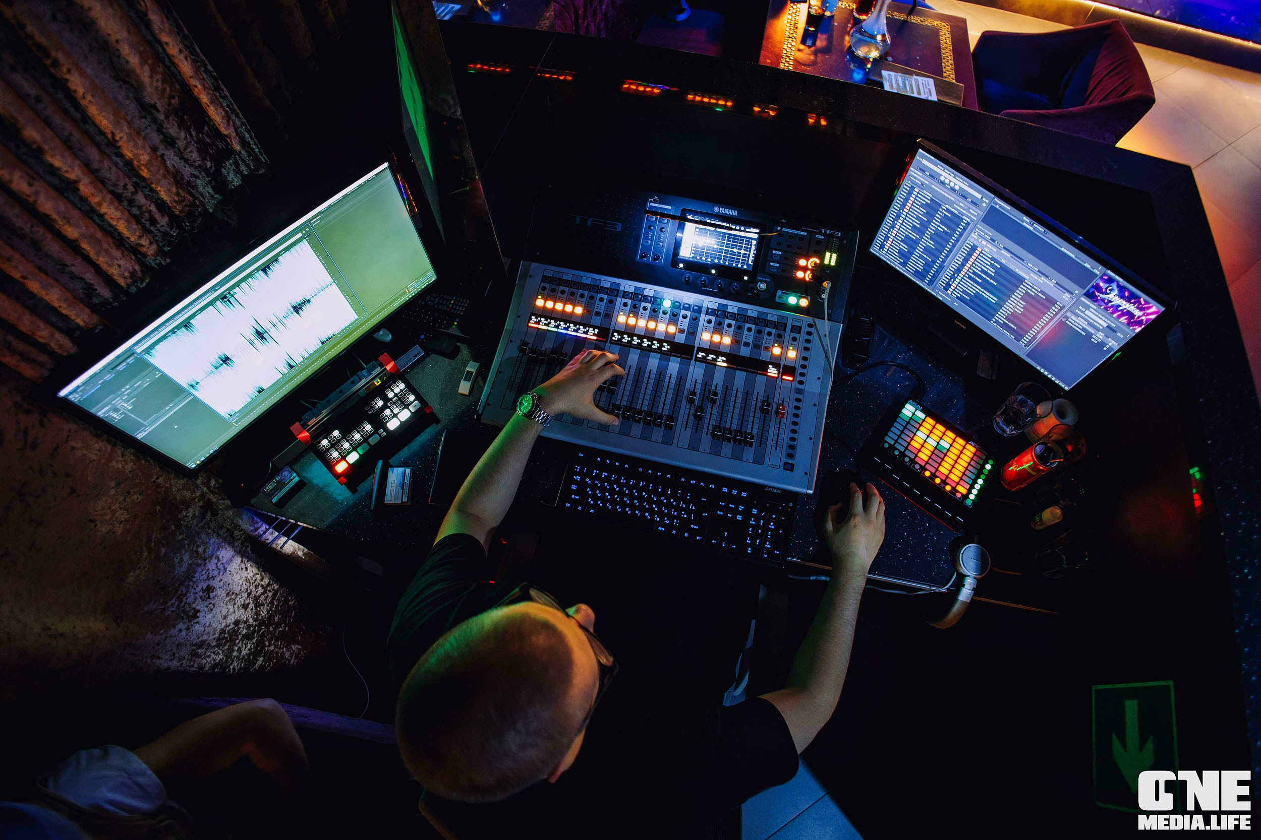 Фоторепортаж из караоке-клубе Эйфория. One Media Life: фоторепортажи, фотоотчеты с мероприятий и заведений