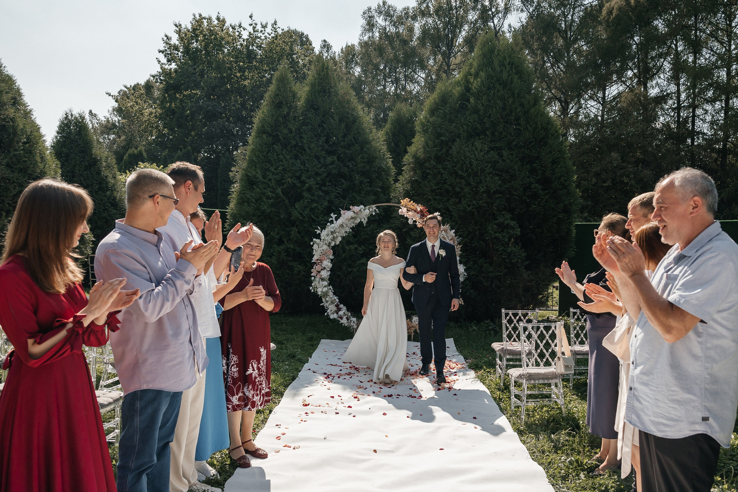 Свадебный банкет в беседке в Бирюлевском дендропарке