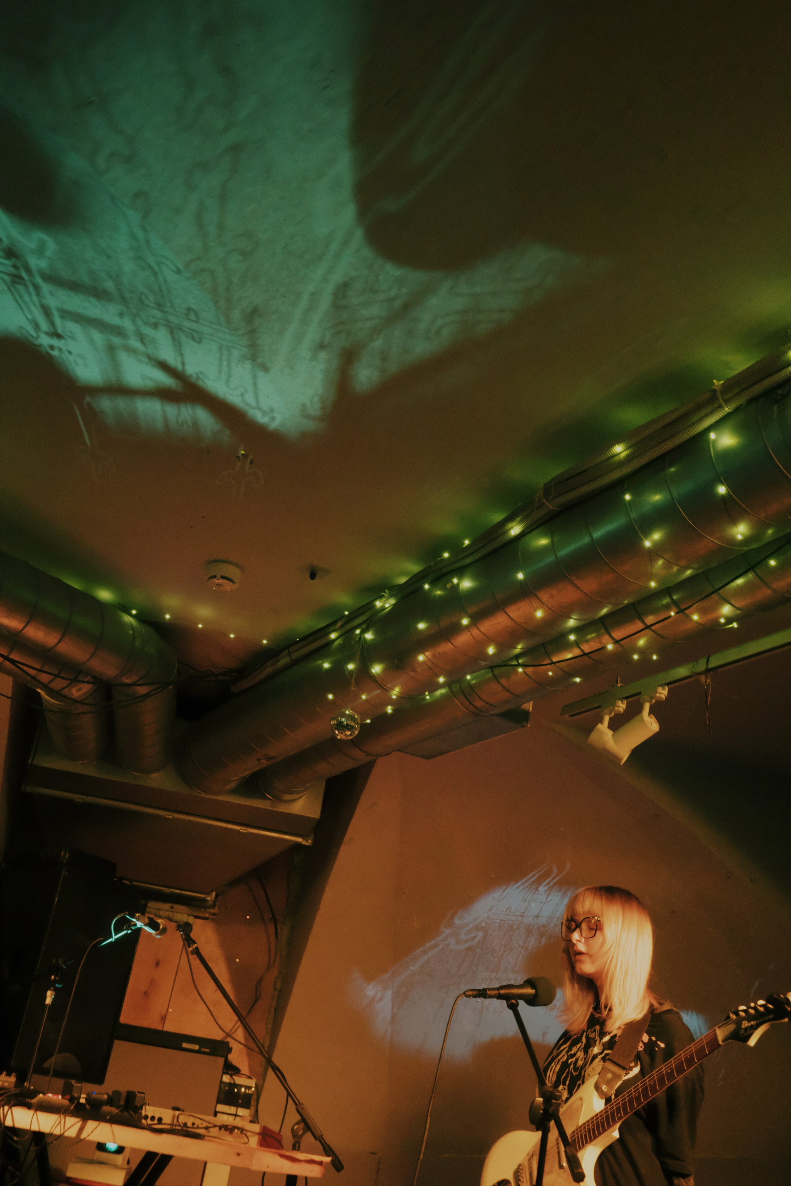 Видишь, я всё ещё здесь 🎛️. Миша Печёнкин | фотография