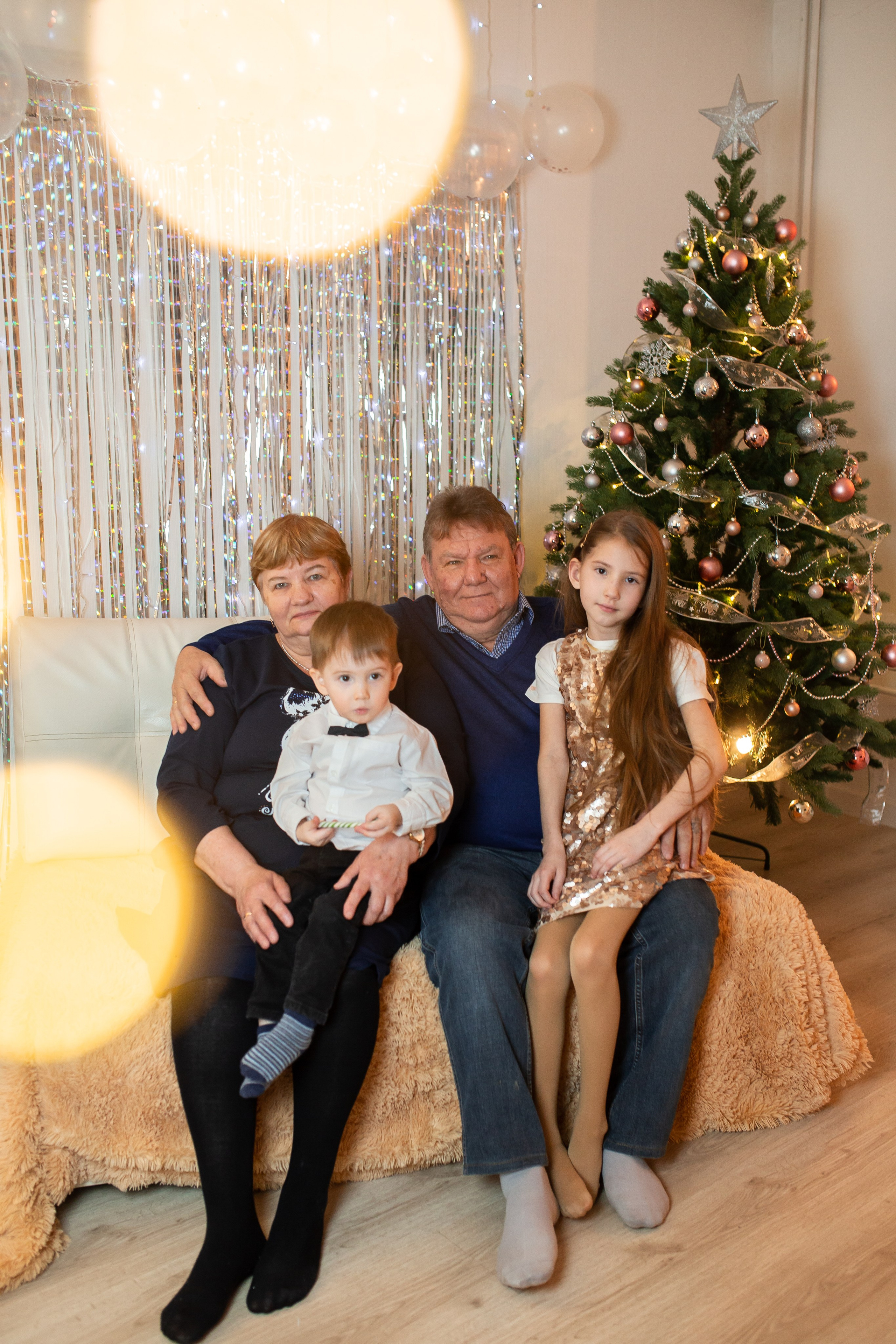 #фотографтольятти #фотографтлт #семейнаяфотосессия #домашняяфотосессиятольятти #мамытольятти #тлт #тольятти #фотоистория #семейныетрадиции #новогодняяфотосессиятольятти #фотограф