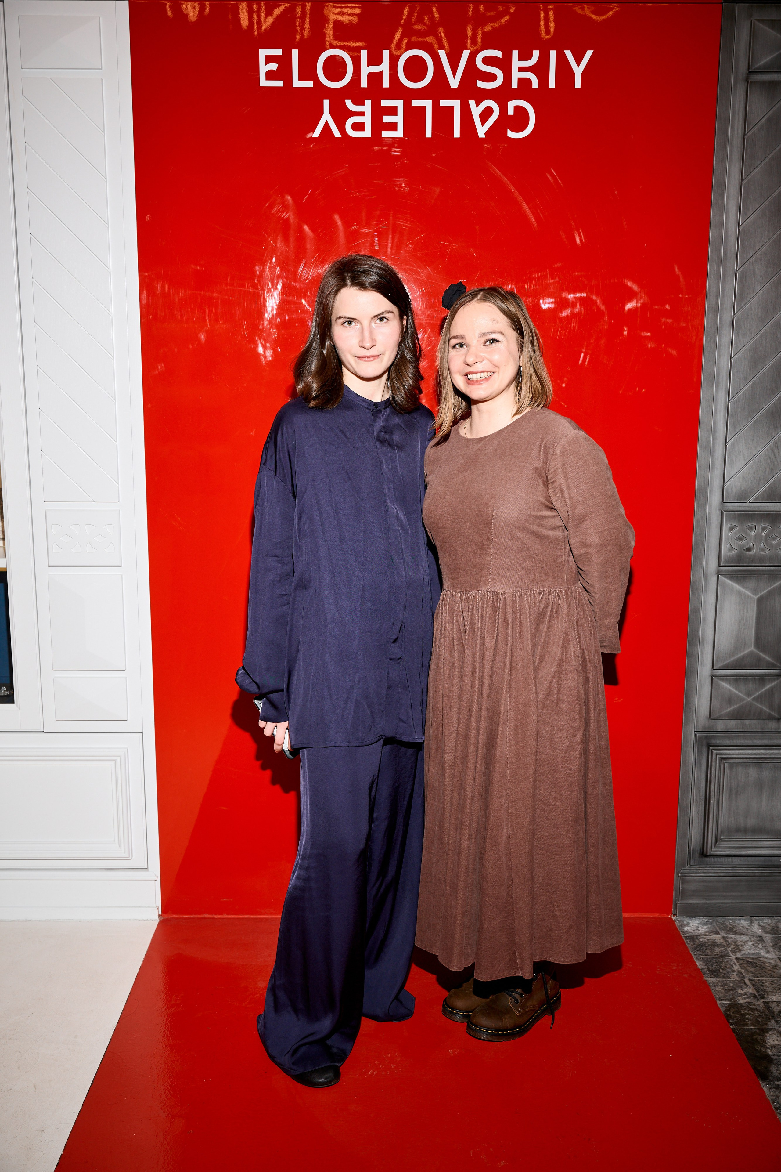 Ольга Михальчук с куратором выставки Марией Дубодел. Ольга Михальчук, художница и фотограф