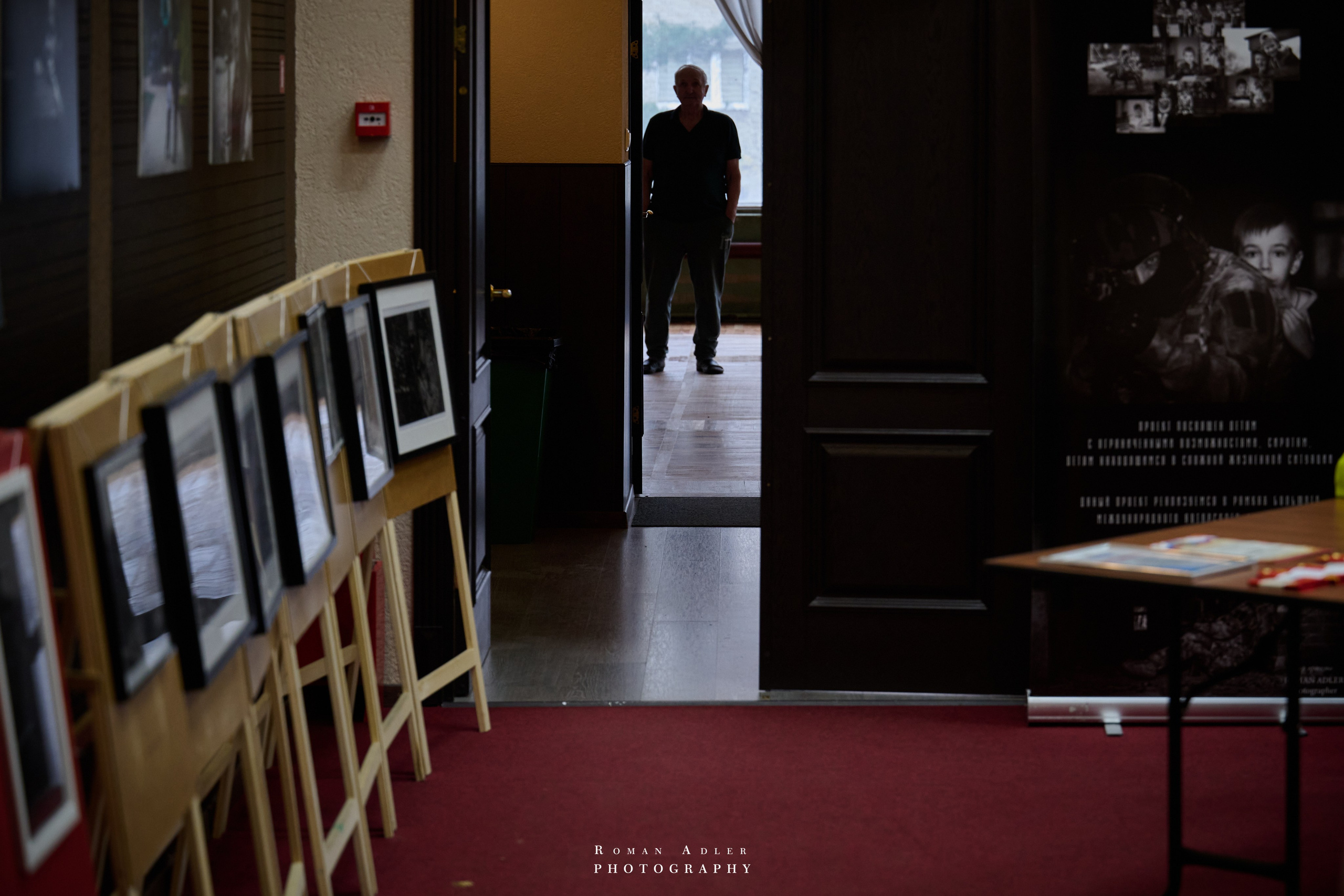 ДК «Победа» выставка фотопроекта «Территории». Фотограф Роман Адлер