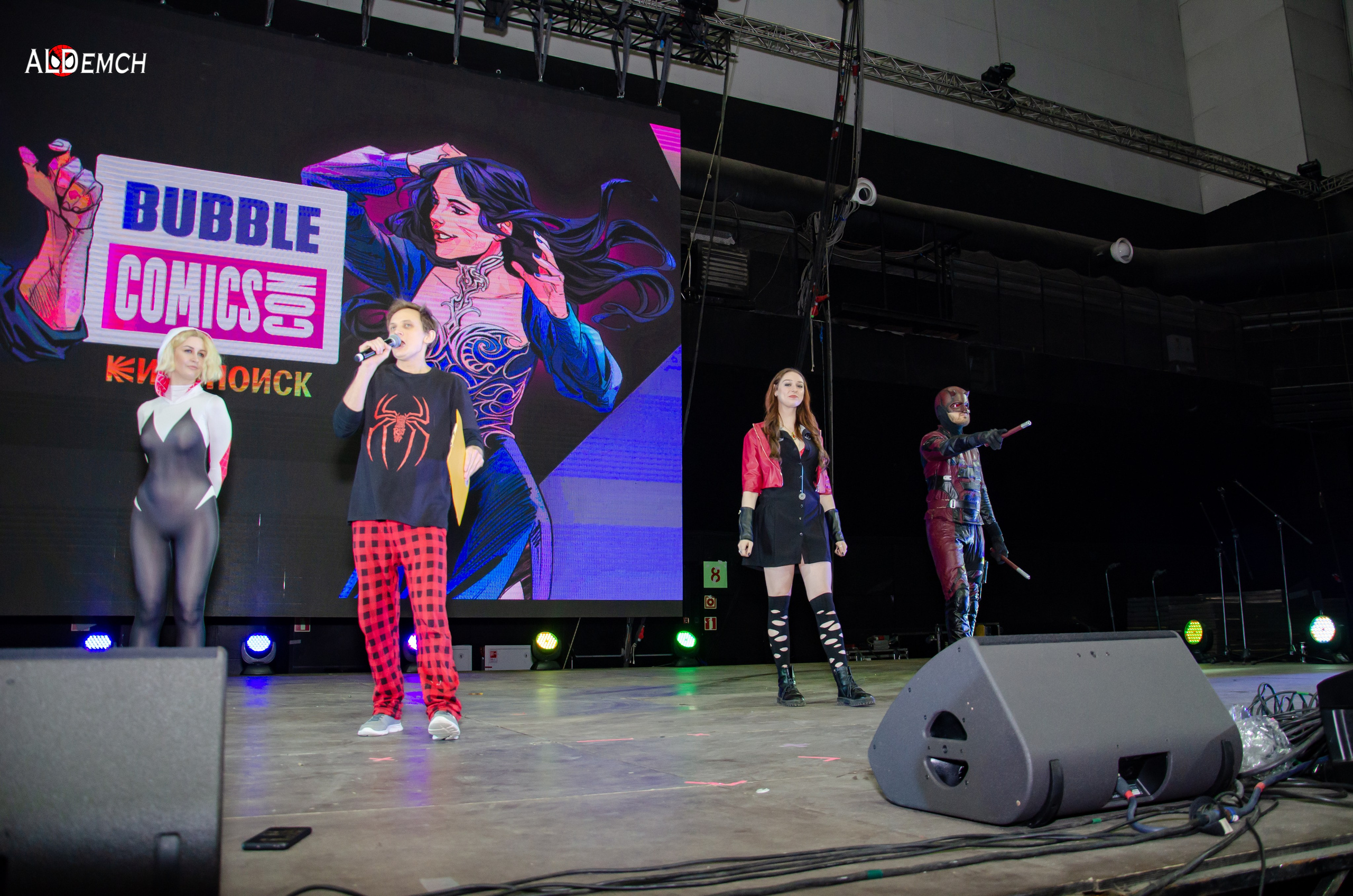 Марвел комикс картинки персонажей и косплей фото в России