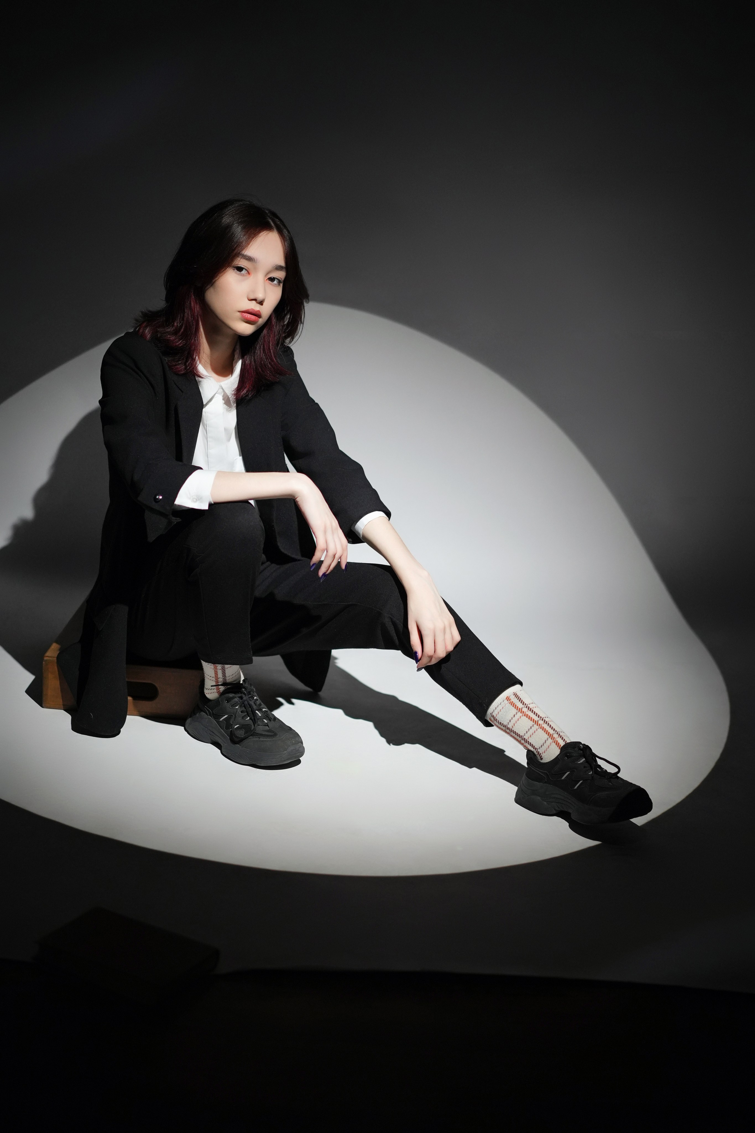 Стиль портрета в студии. GOTRA — выпускные альбомы в Тюмени