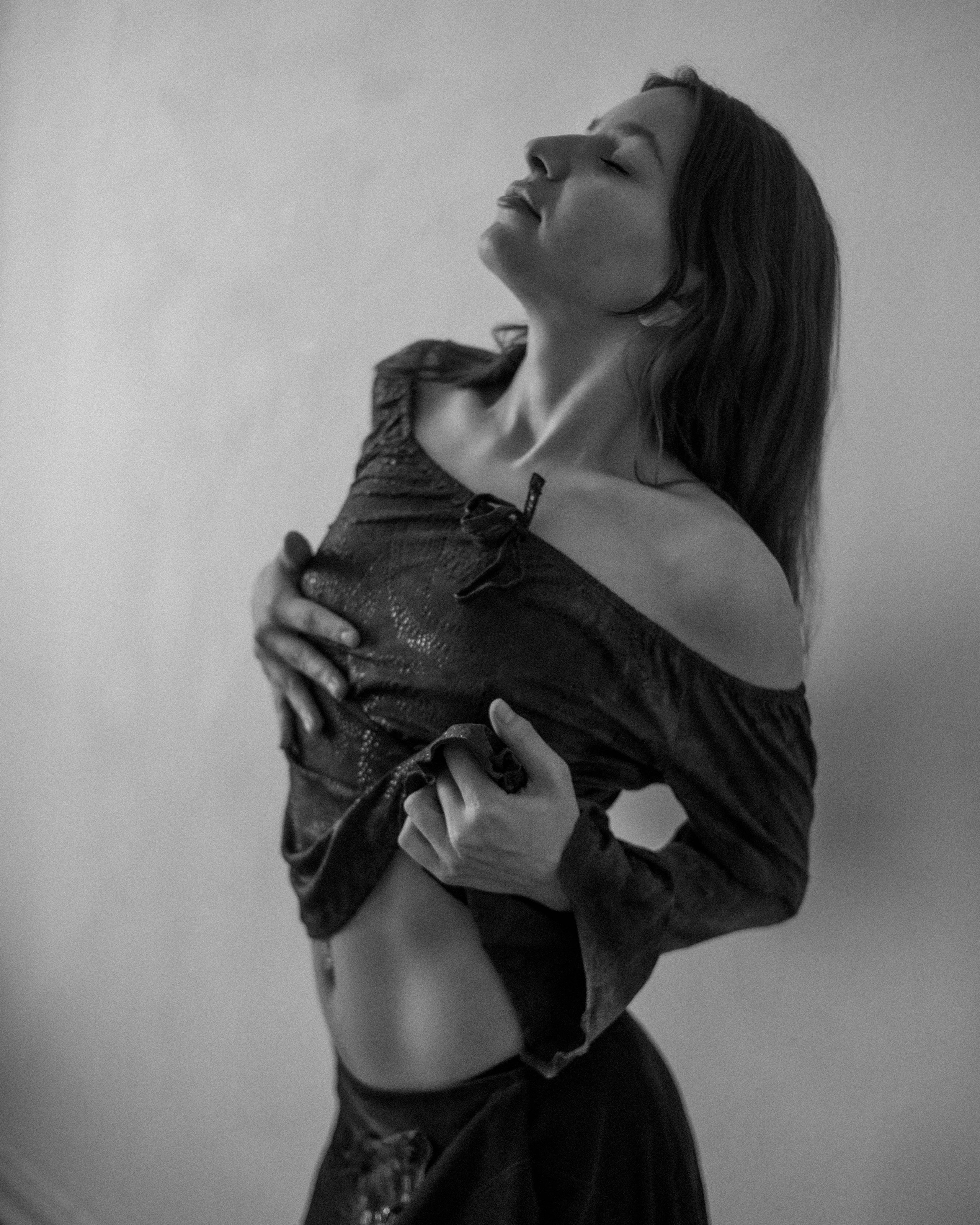 Аня. Женский фотограф. Создатель украшений ручной работы. Модель