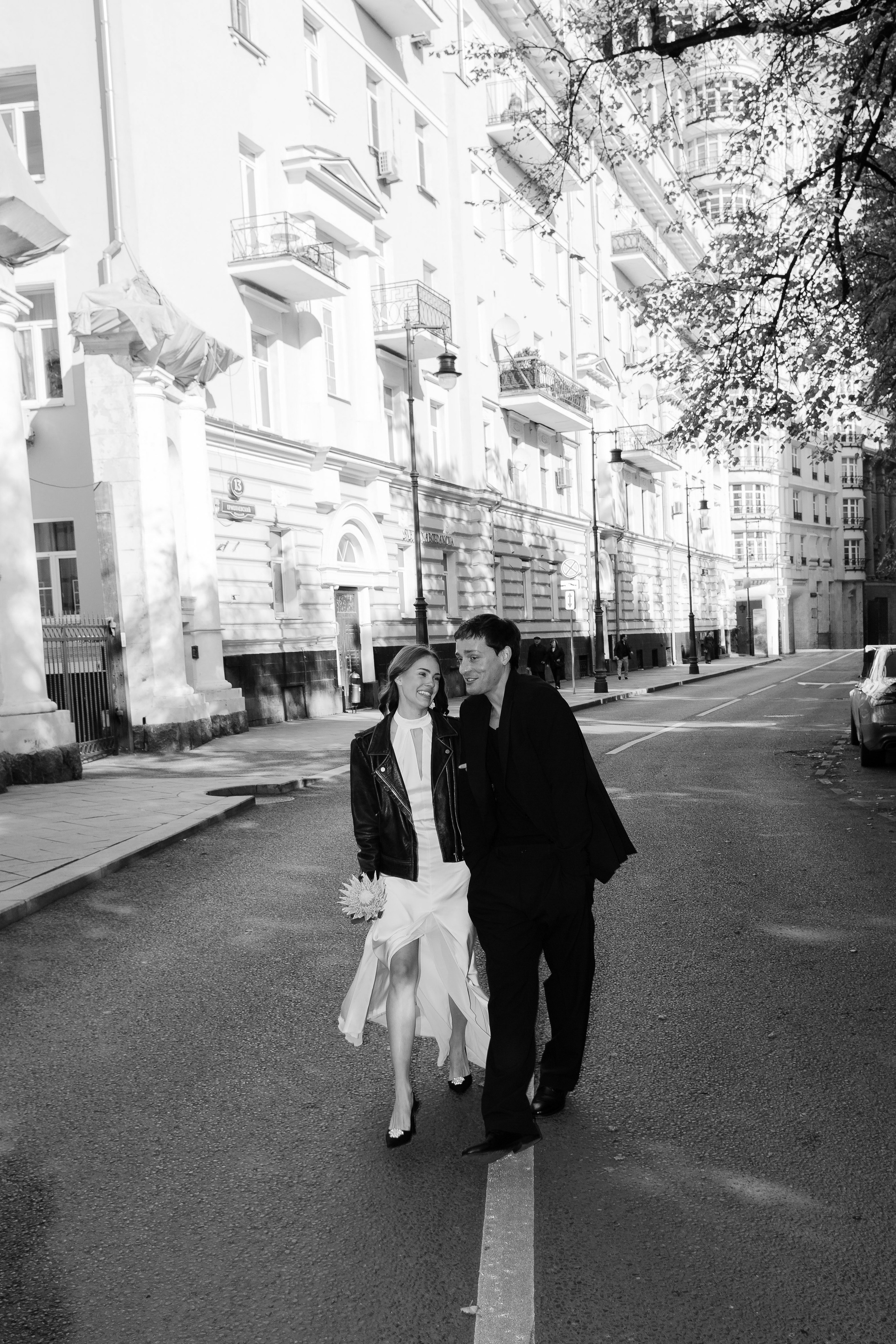 Свадебная прогулка по Патриаршим Прудам, свадебный фотограф Москва