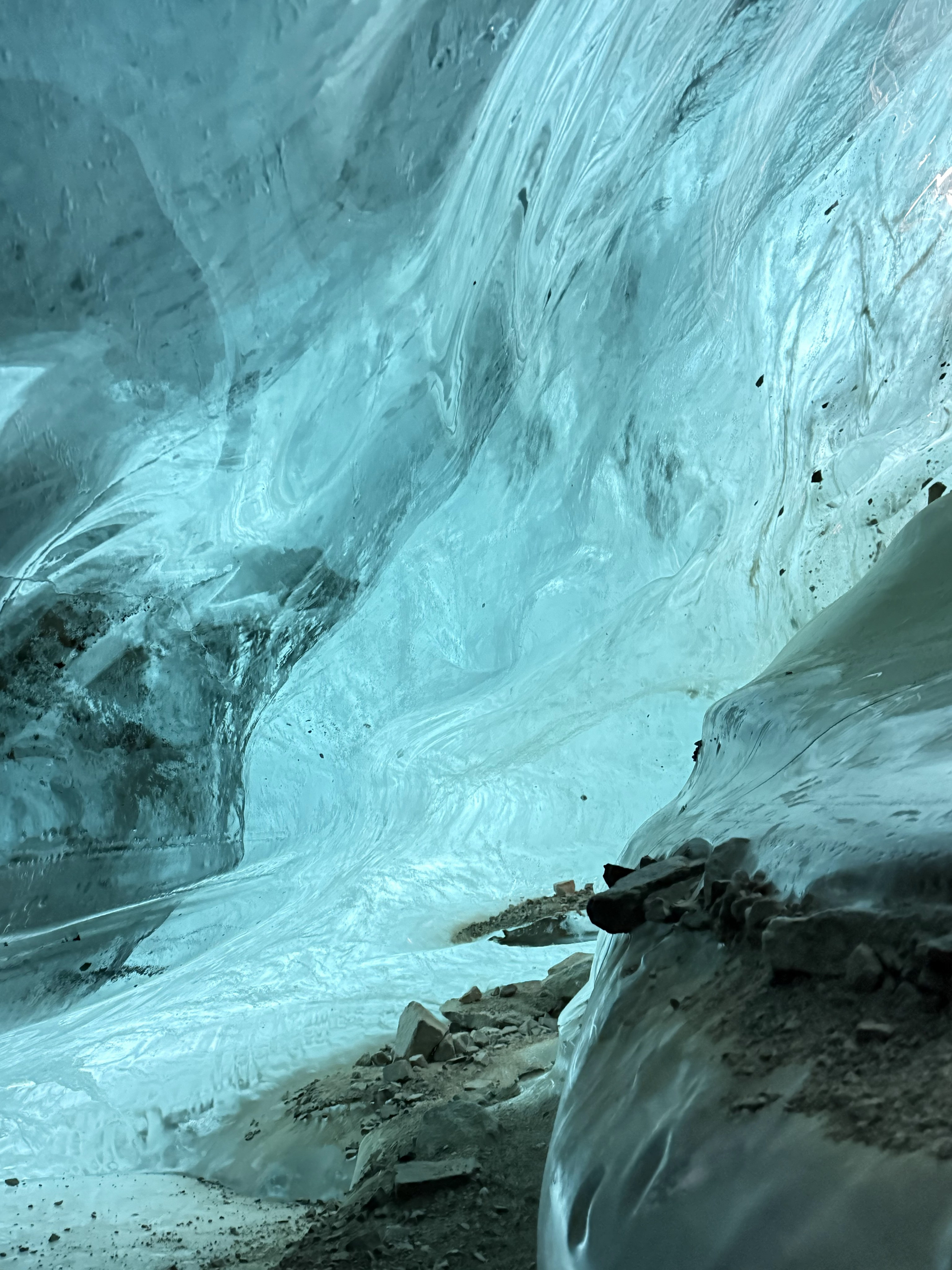 Ледник Богдановича в Алматы, Казахстан