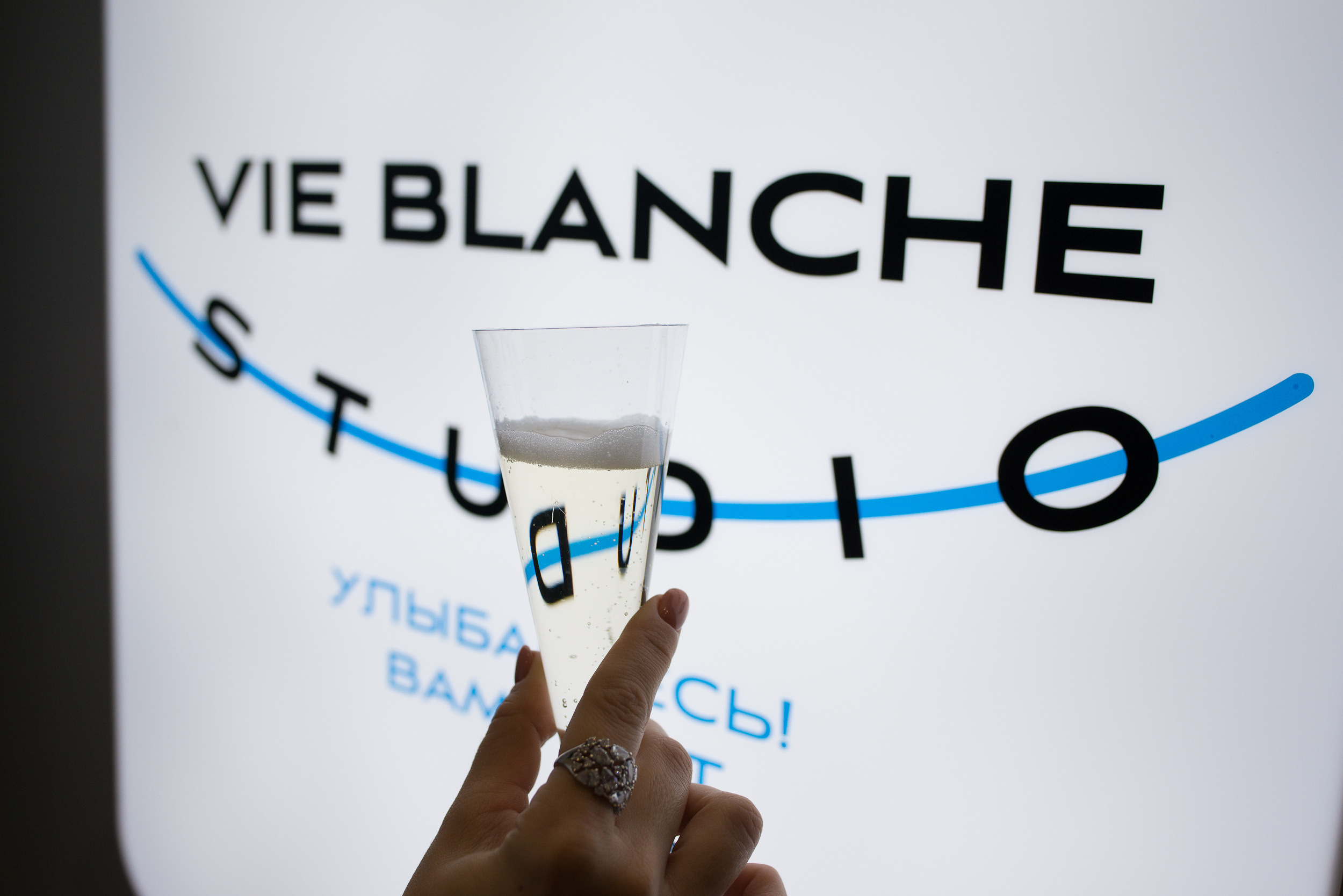 Рекламная съемка для студии отбеливания зубов. Портретный фотограф в Москве Алексей Михайлов