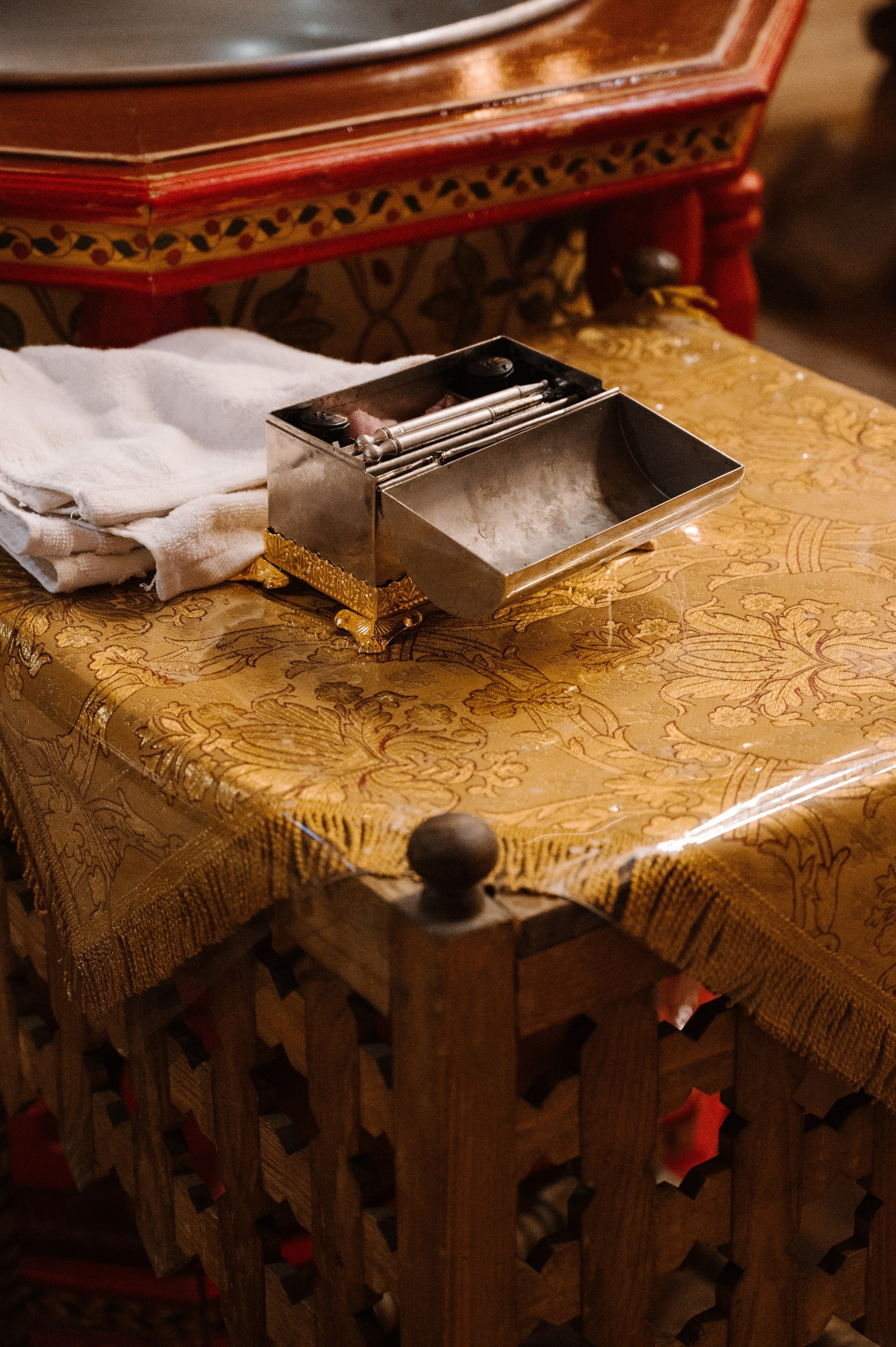 Фотосъёмка крещения в Санкт-Петербурге — Маргарита Иванова, фотограф. Профессиональный фотограф беременности в СПБ. Стильные фотосессии беременности в стиле минимализм и классическая фотография