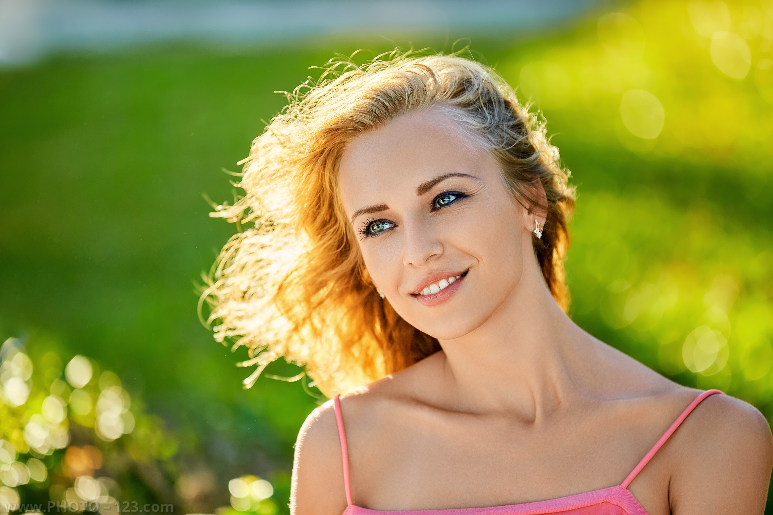 Golden light, natural elegance — Nha Trang portraits