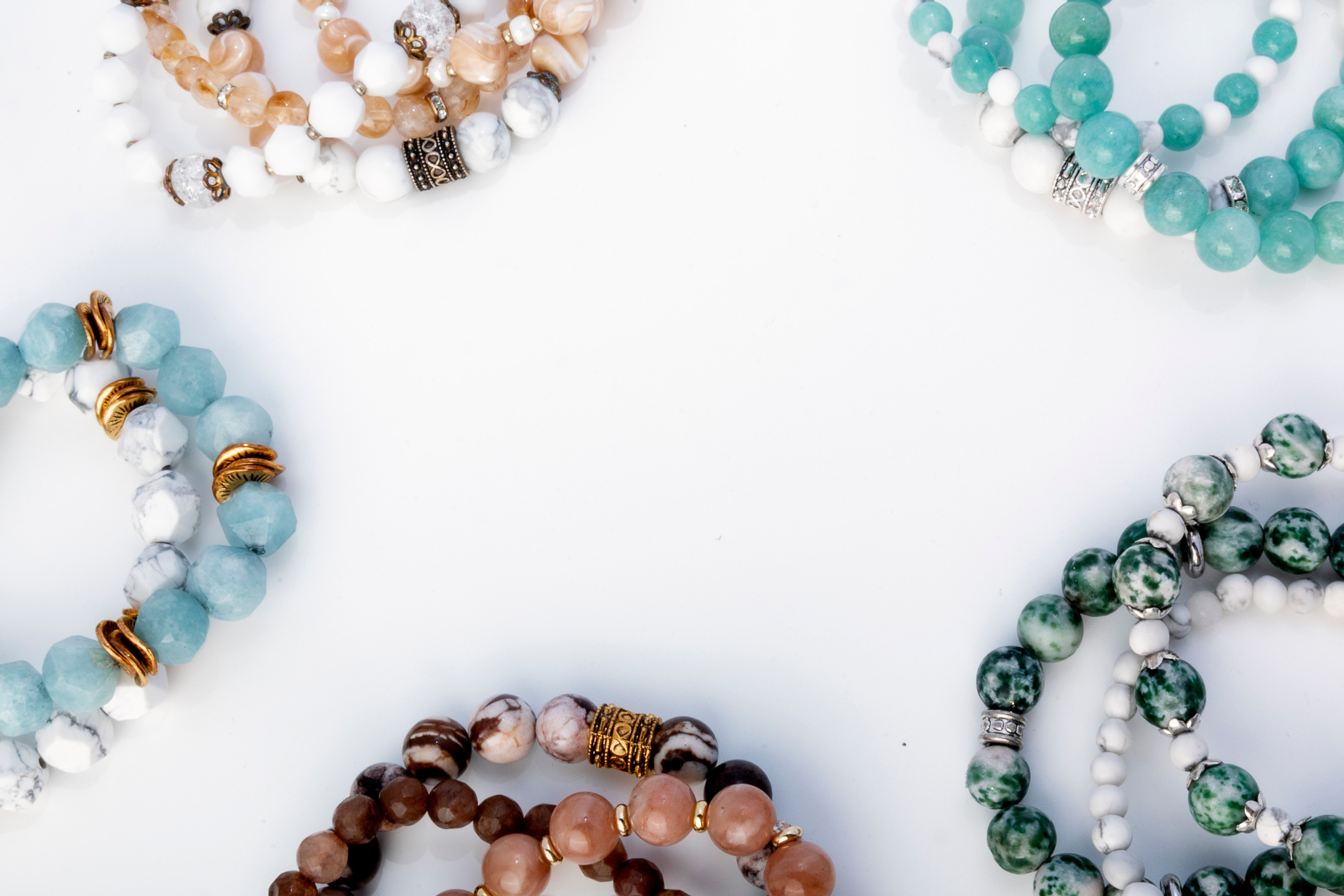 Украшения из камней