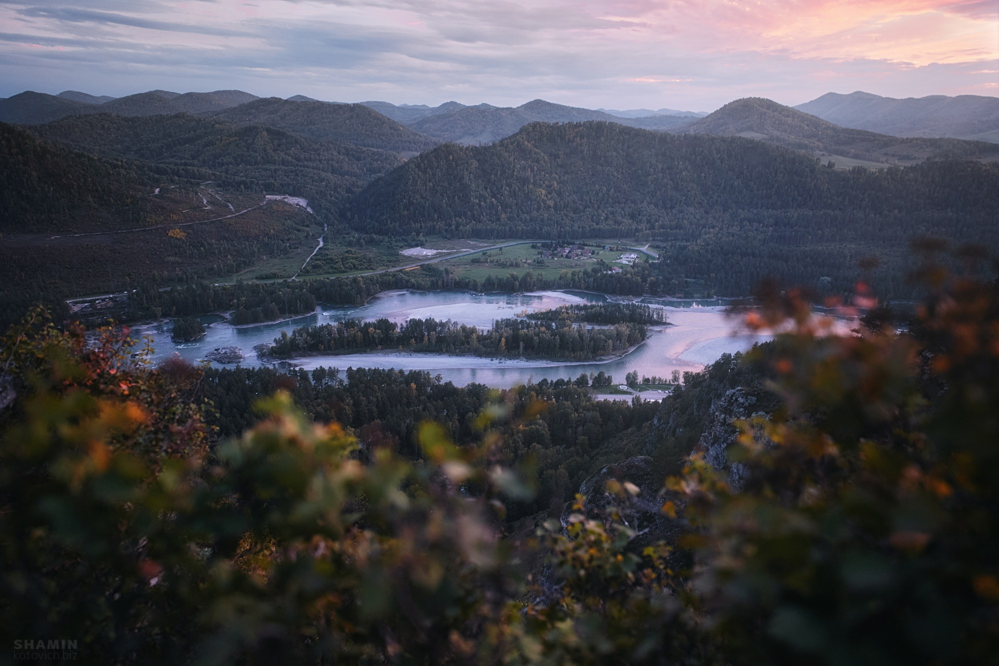 Классический пейзаж — фотограф Константин Шамин. Природа России и мира, горы, озёра, долины и свет. Профессиональная пейзажная фотография, гармония света и пространства.