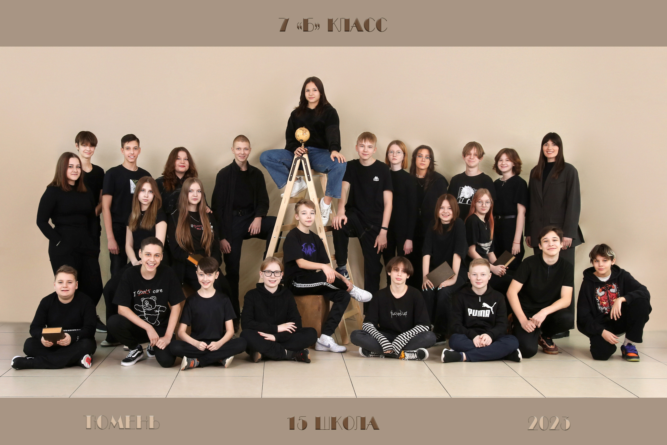 Команда фотостудии Fotobook. Выпускные альбомы в Тюмени для школ, садов, вузов спортивных секций