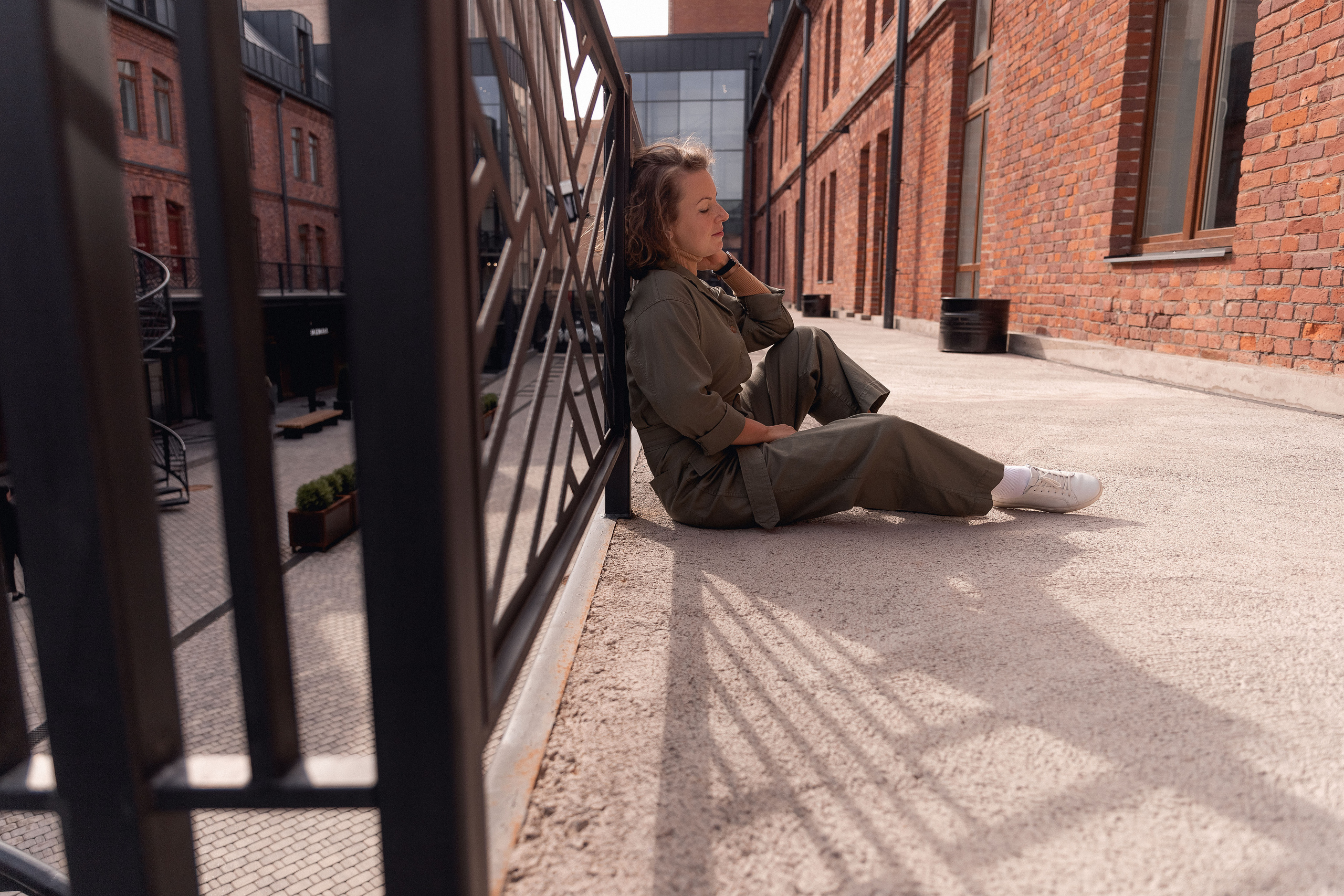 Прогулка с Дашей в пространстве SENO. Катерина Растокина фотограф в Санкт-Петербурге