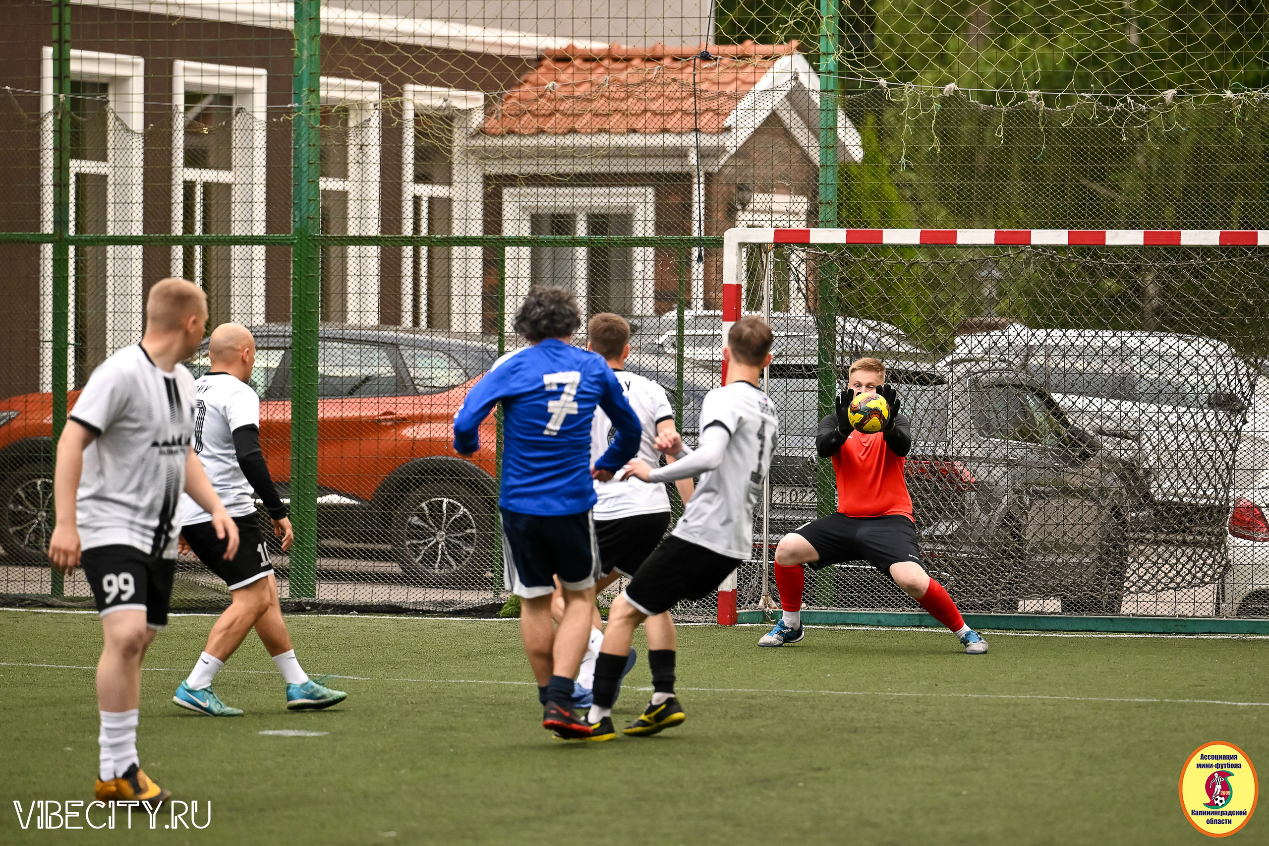 ИГРЫ МИНИ-ФУТБОЛЬНОЙ И КОРПОРАТИВНОЙ ЛИГИ. VIBECITY.RU Вайб Сити Ру Фоторепортажи Фотоотчеты Калининград