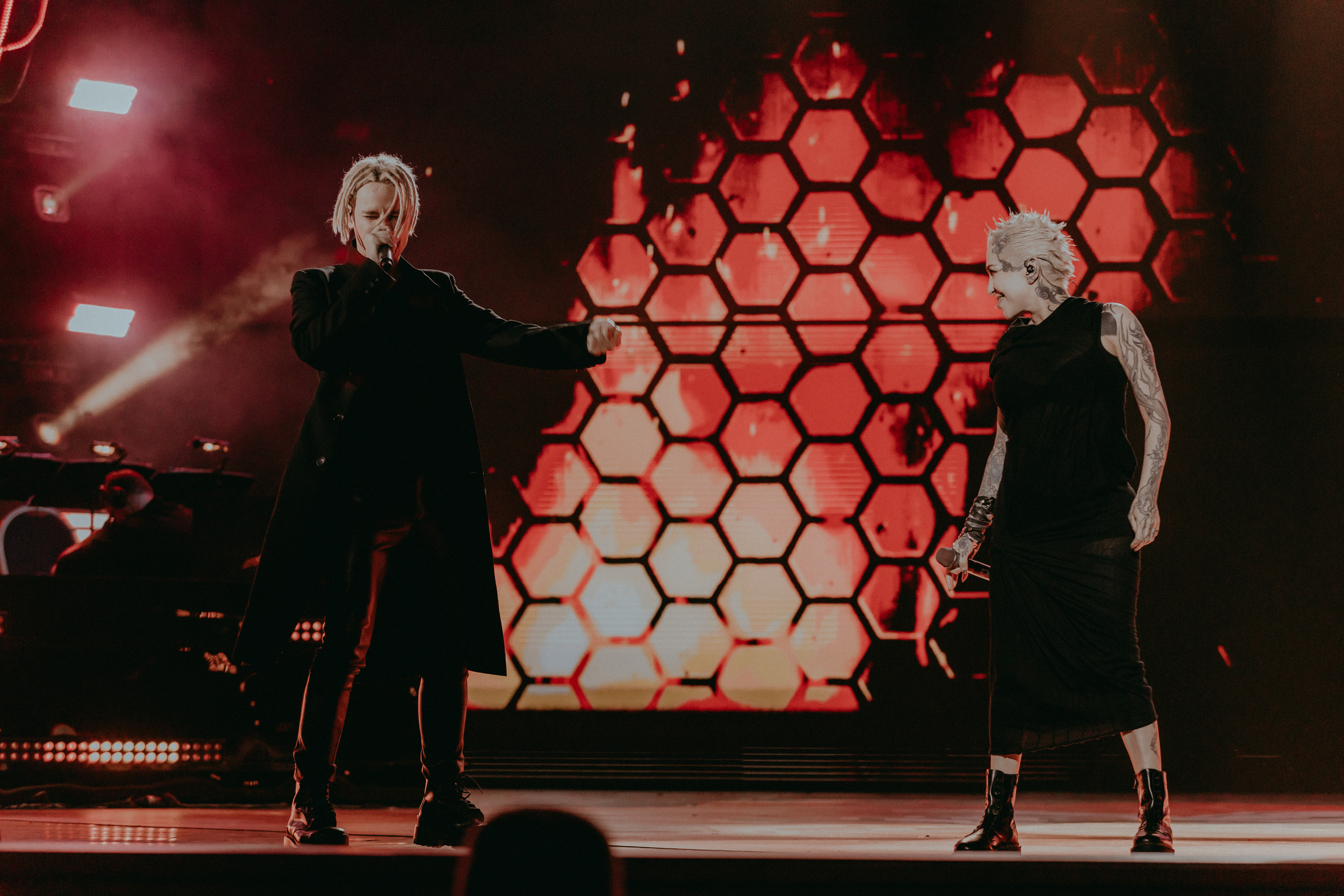 Шаман и Наргиз на Новогоднем гала-концерте проекта «Голос» в Crocus City Hall в Москве