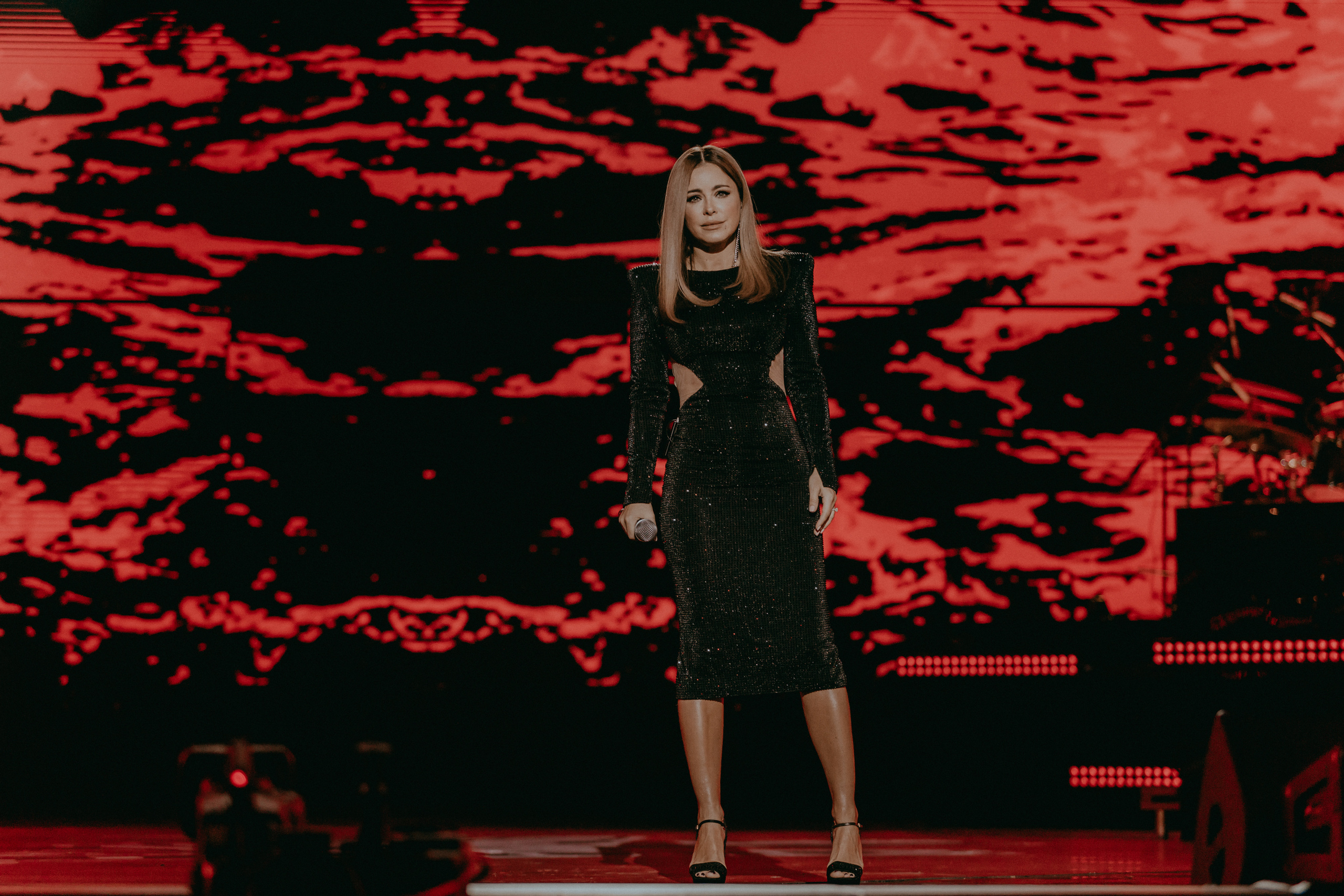 Ани Лорак на Новогоднем гала-концерте проекта «Голос» в Crocus City Hall в Москве