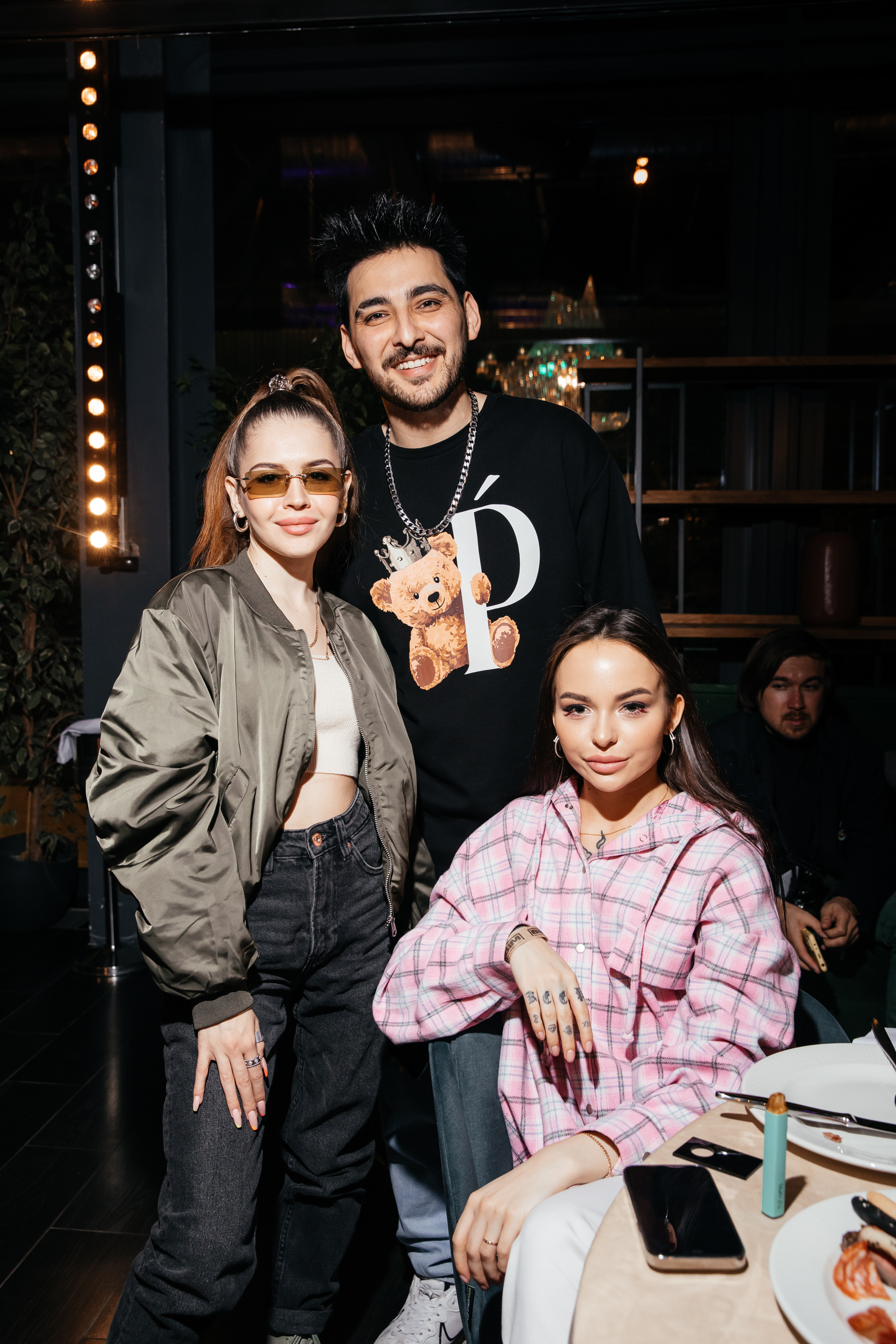 Светская презентация клипа Аделины Сотниковой и IVKA — «Сталь» Москва. «Птичка на проводе»: информационный портал в Москве