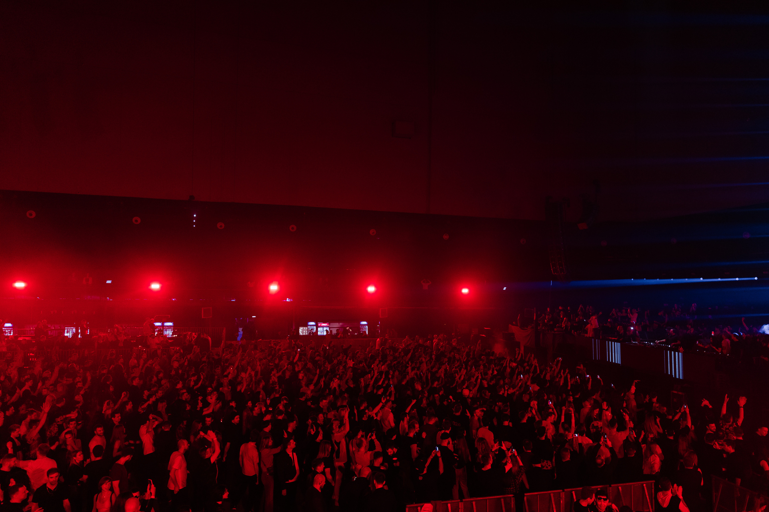 Концерт «TALE OF US» в Москве. «Птичка на проводе»: информационный портал в Москве