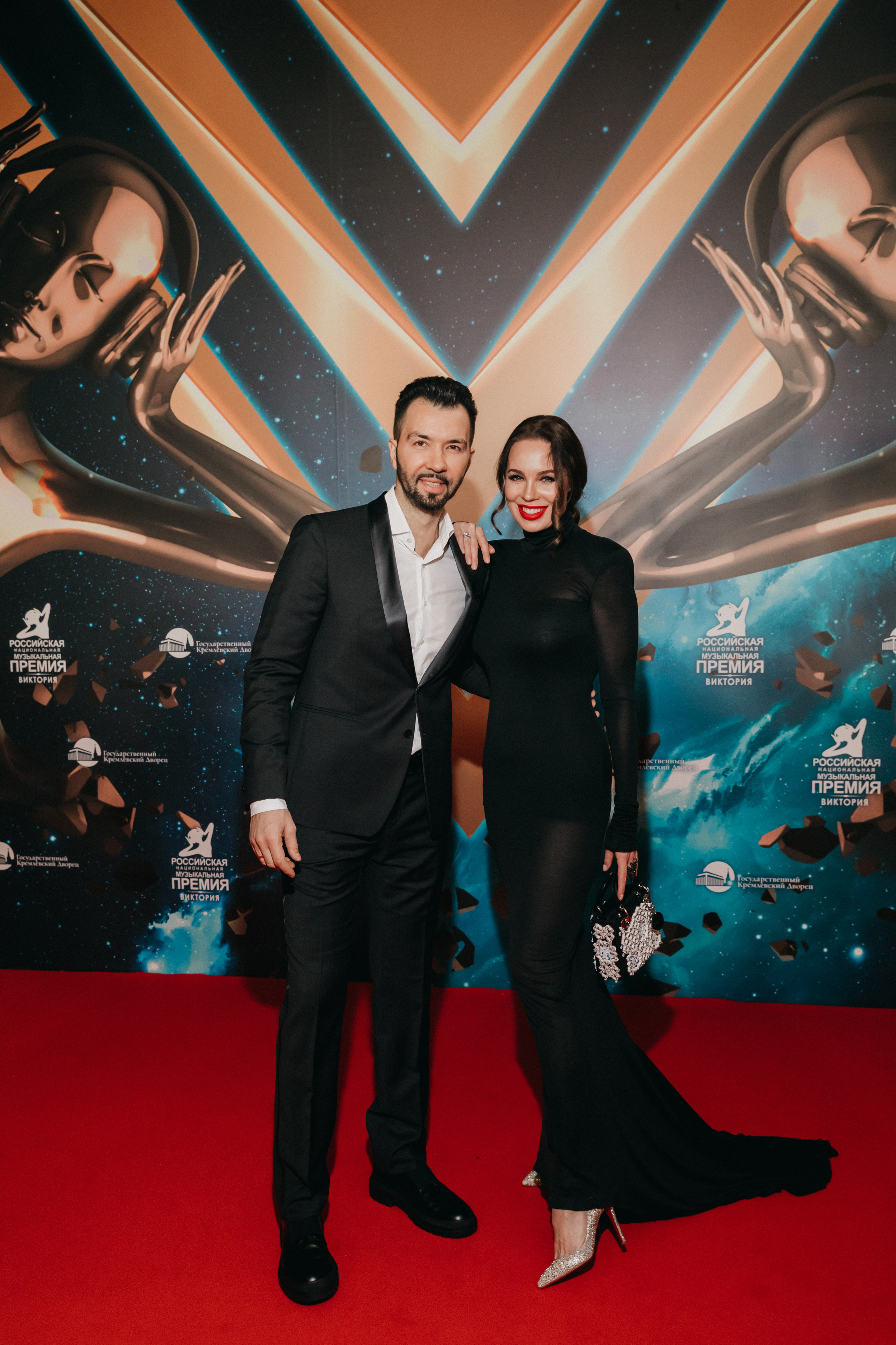 Денис Клявер с супругой на Российской Национальной Музыкальной Премии Виктория-2021 в Москве