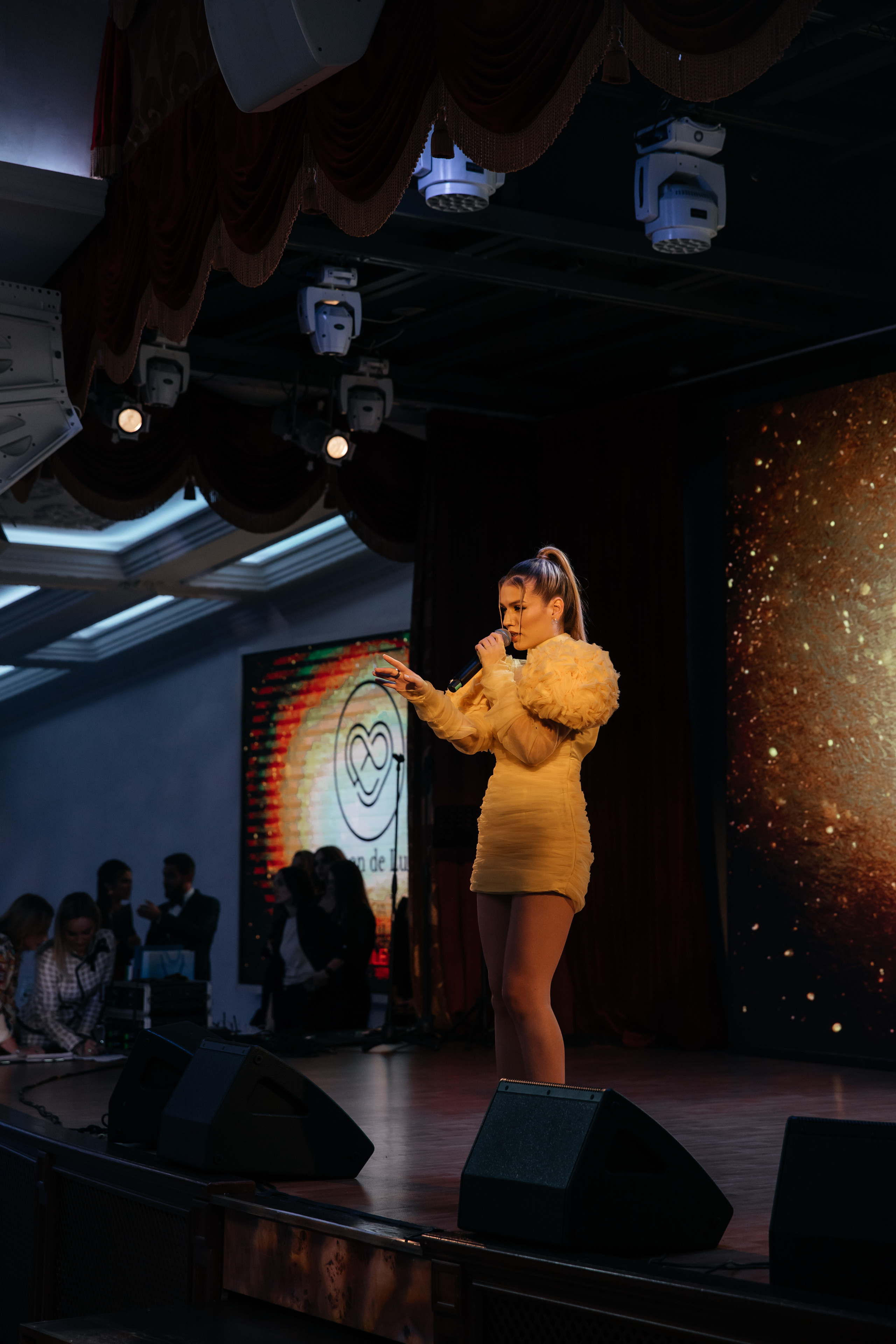 Люся Чеботина на премии MODA TOPIKAL AWARDS 2021 в Москве