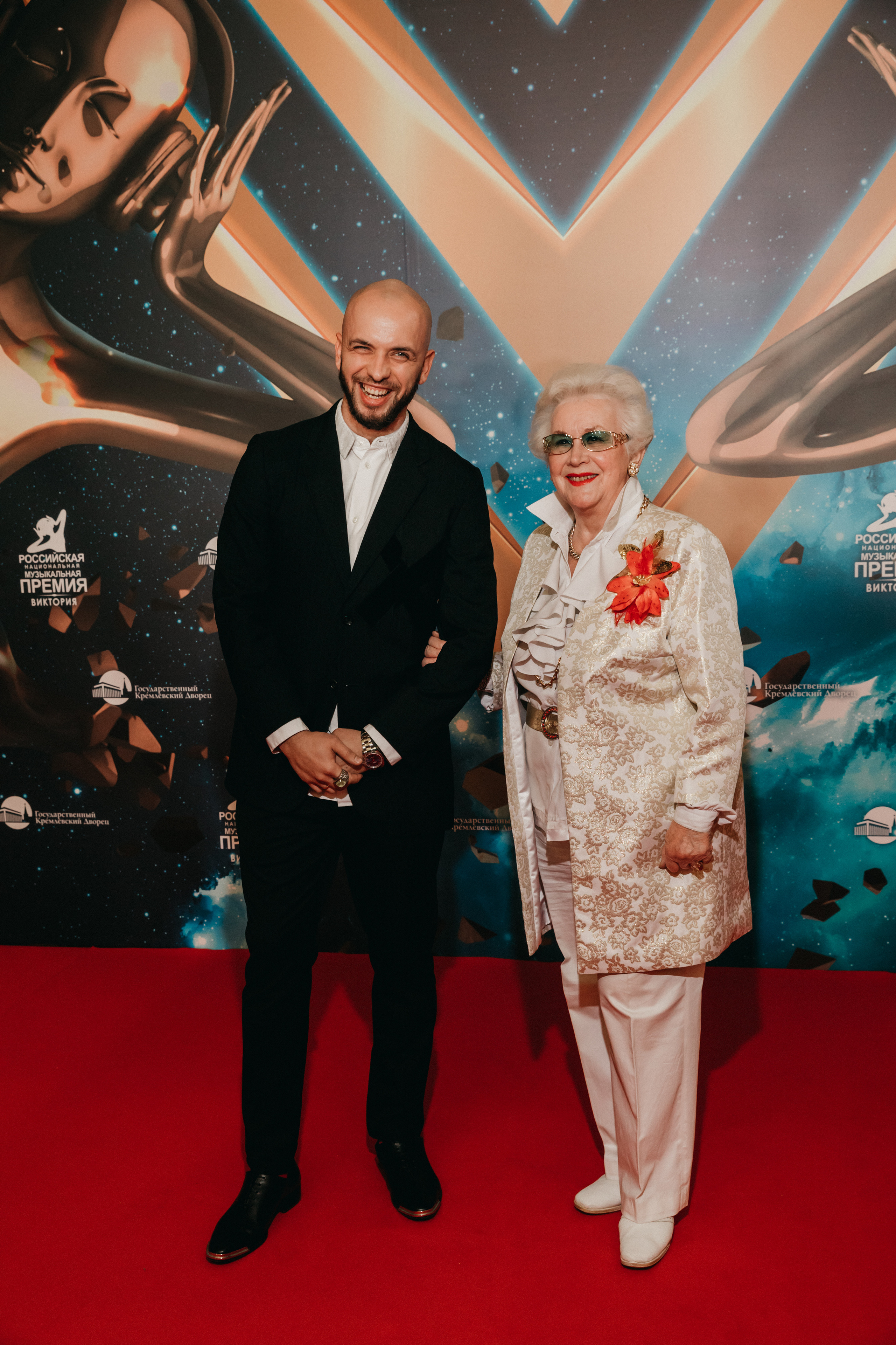 Рэпер ST и Анна Шатилова на Российской Национальной Музыкальной Премии Виктория-2021 в Москве