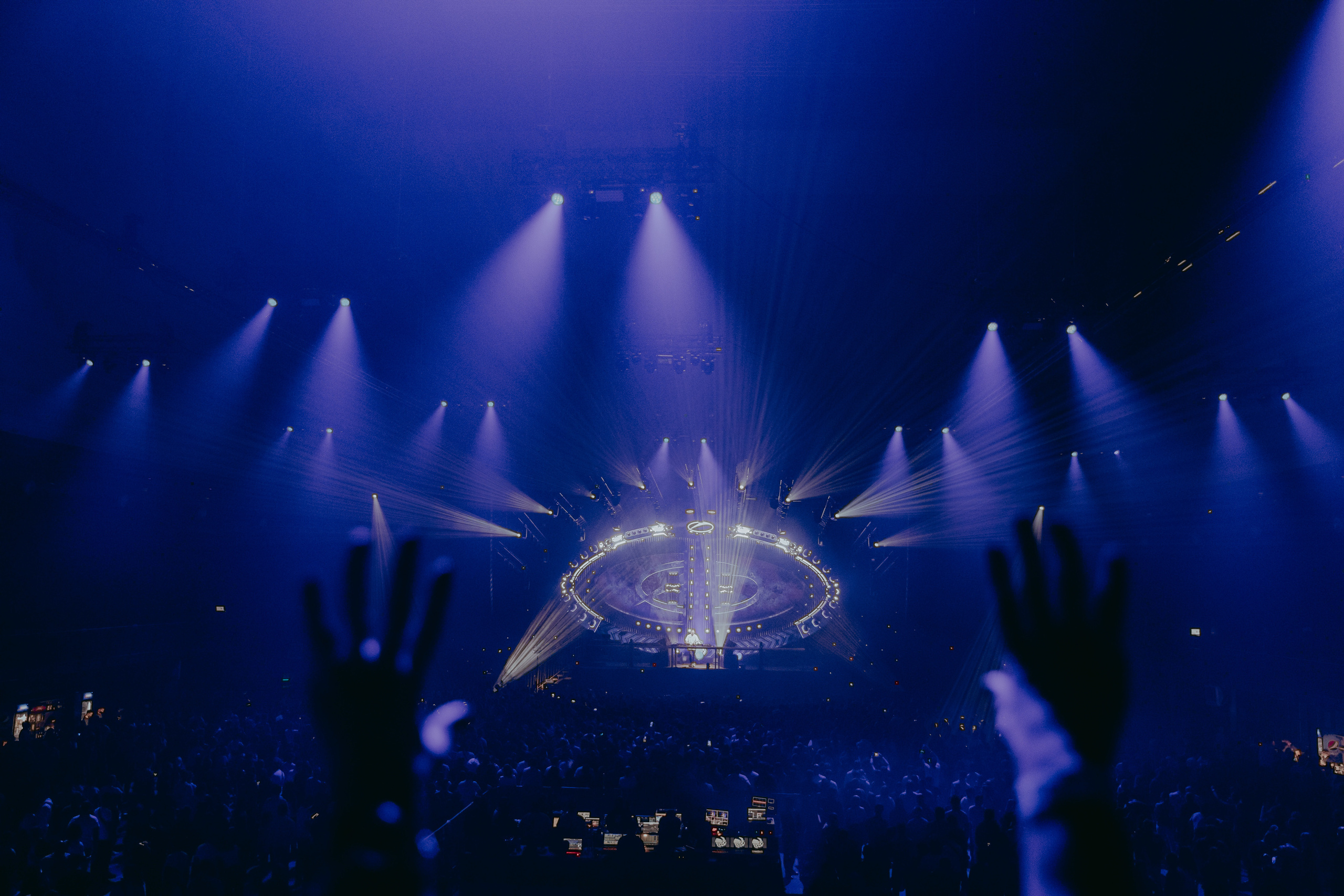 A State Of Trance «ASOT 1000» в Москве. «Птичка на проводе»: информационный портал в Москве