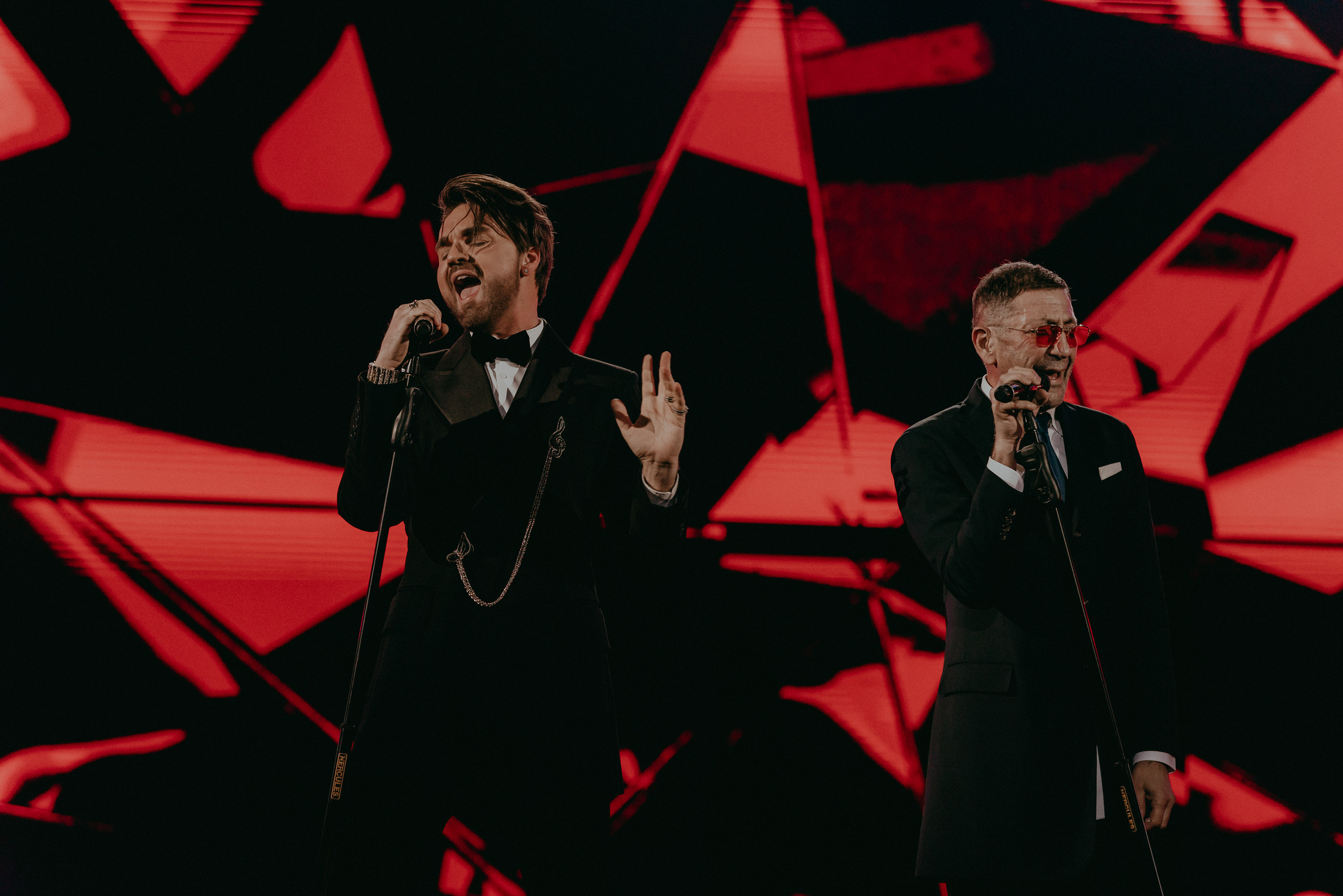 Александр Панайотов и Григорий Лепс на Новогоднем гала-концерте проекта «Голос» в Crocus City Hall в Москве