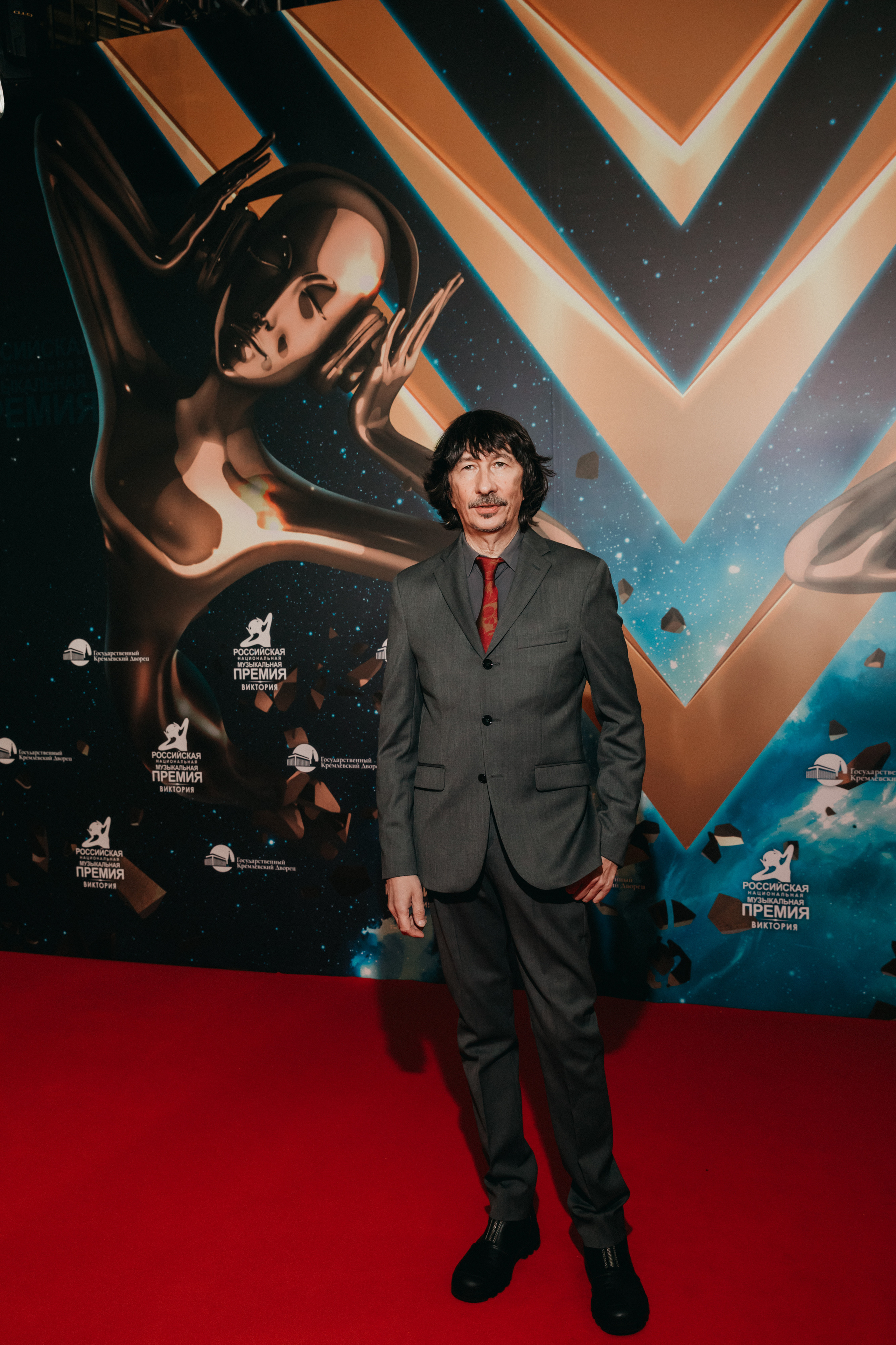 Байгали Серкебаев (А-Студио) на Российской Национальной Музыкальной Премии Виктория-2021 в Москве
