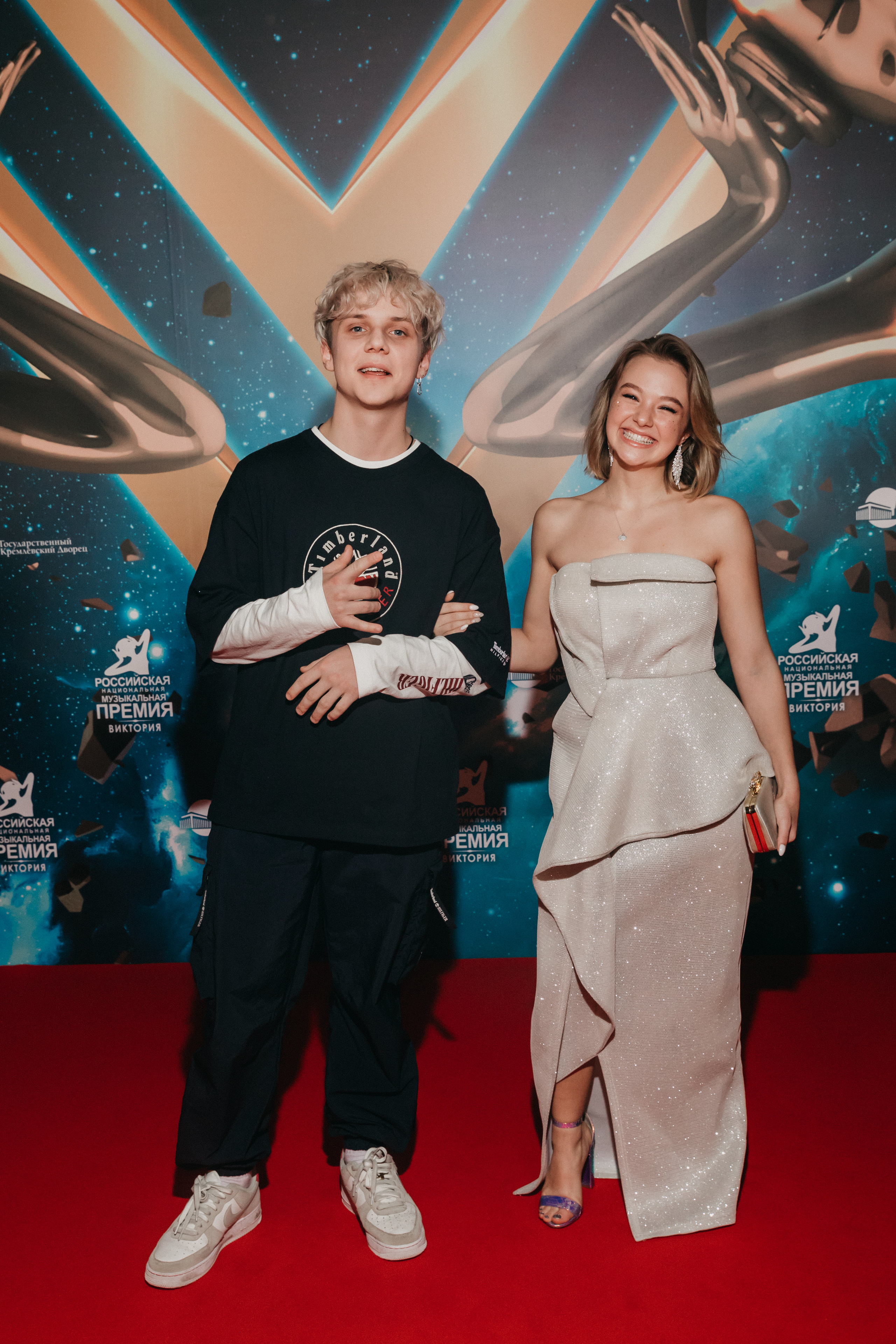 Иван Дмитриенко со спутницей на Российской Национальной Музыкальной Премии Виктория-2021 в Москве