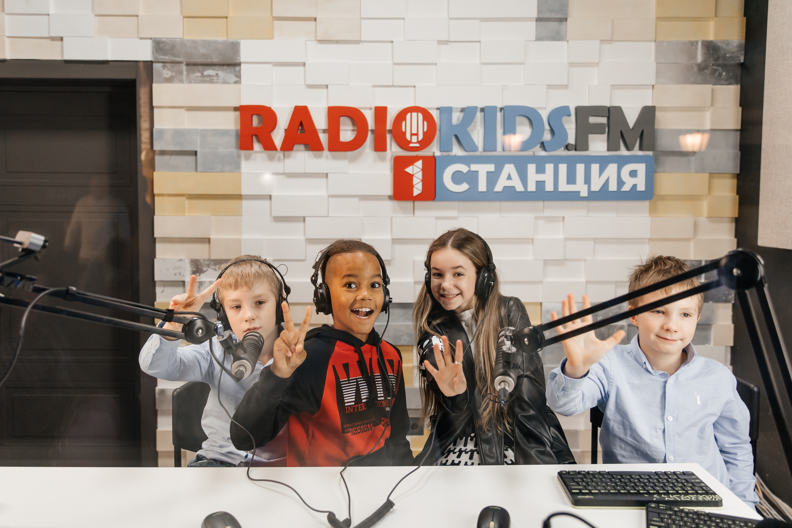 Торжественное открытие «Академии КРБ» в Москве. «Птичка на проводе»: информационный портал в Москве