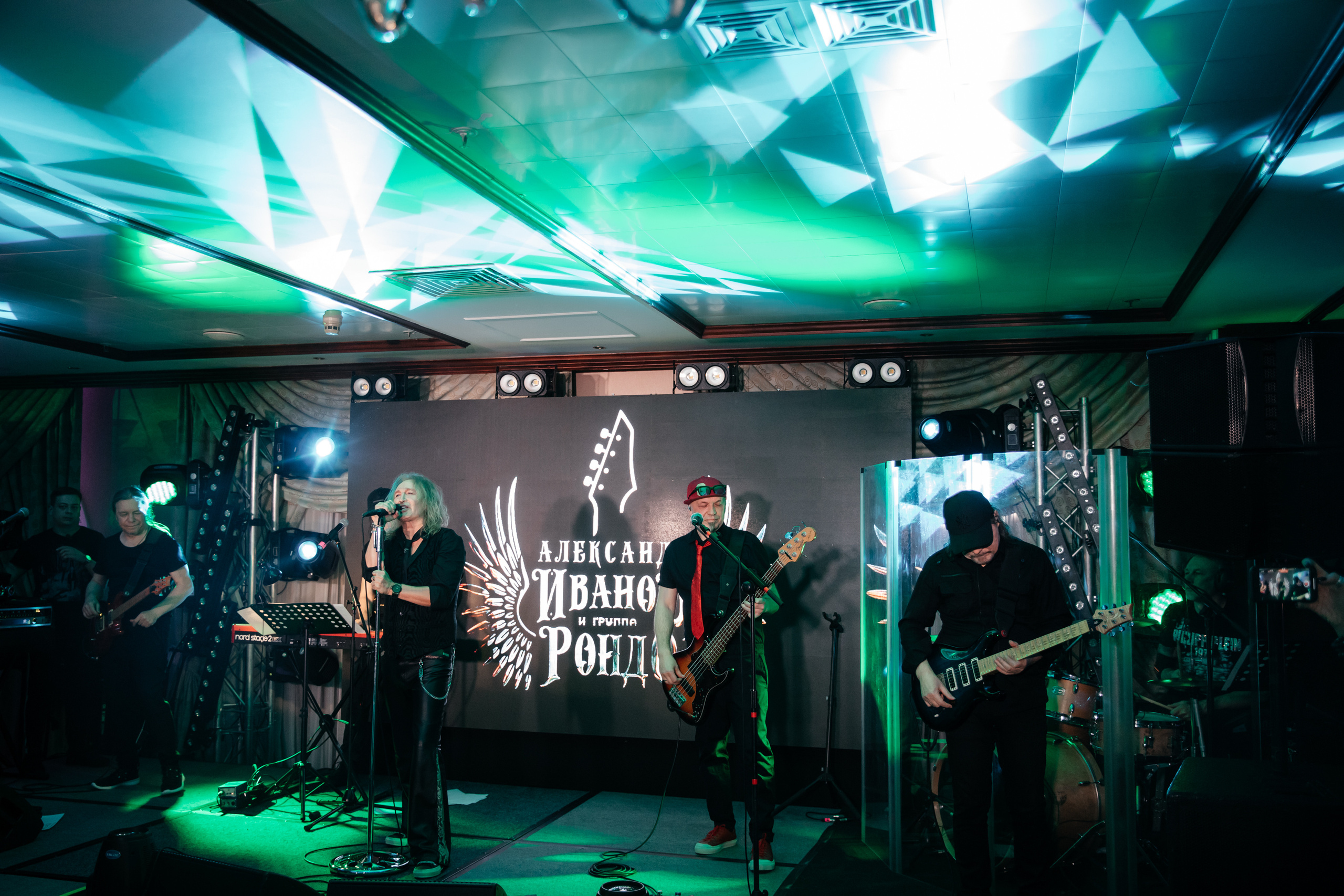 Гала-ужин Премии «Виктория 2021» в Москве. «Птичка на проводе»: информационный портал в Москве