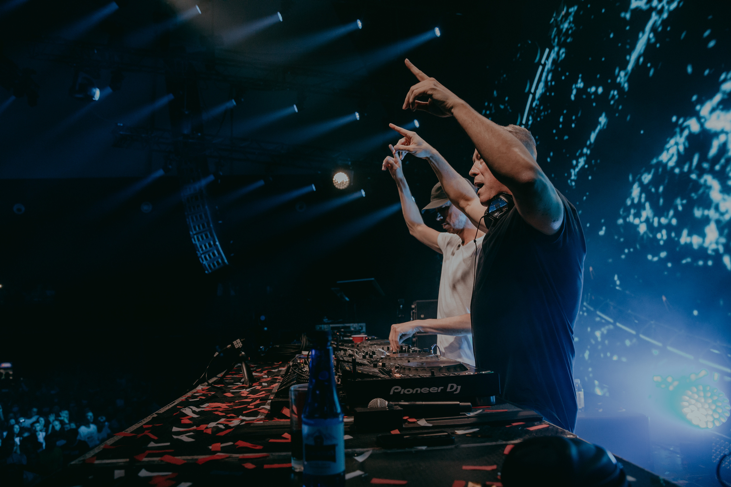 A State Of Trance «ASOT 1000» в Москве. «Птичка на проводе»: информационный портал в Москве