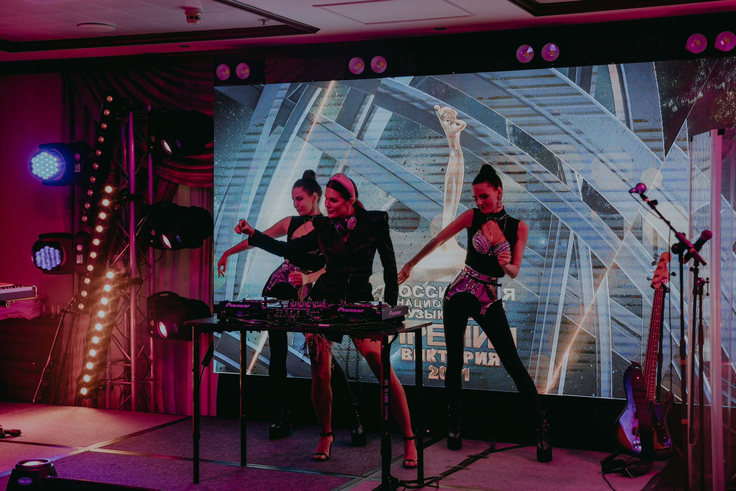 DJ Катя Гусева на Гала-ужине Премии Виктория 2021 в Москве