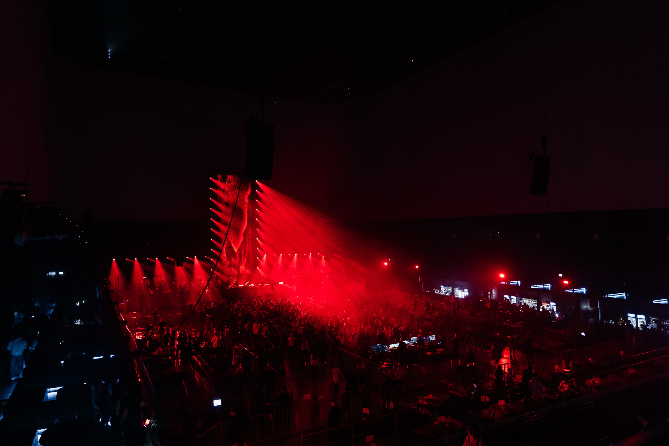 Концерт «TALE OF US» в Москве. «Птичка на проводе»: информационный портал в Москве