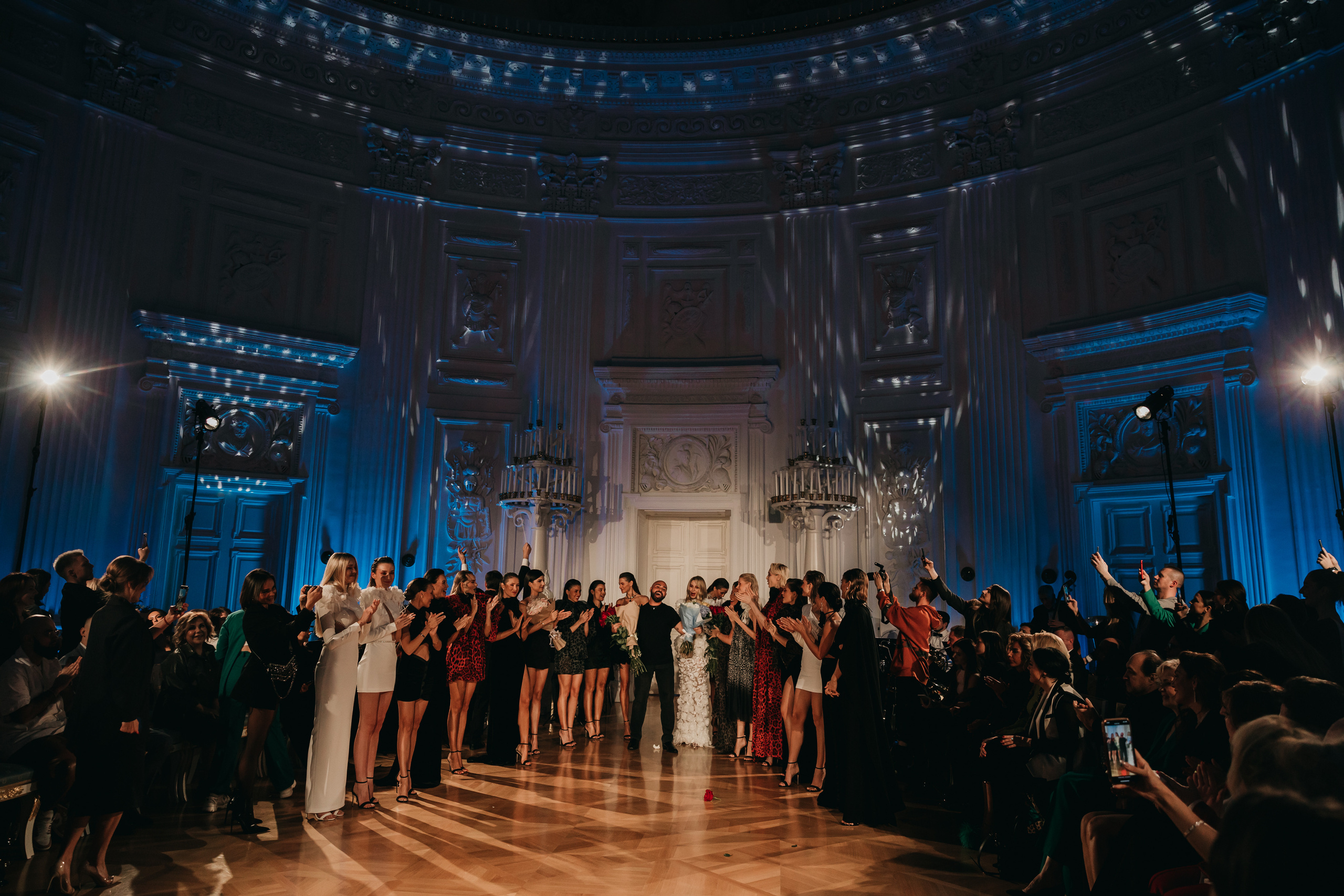 Показ дизайнера Бичолла Тетрадзе в рамках Недели моды в Москве