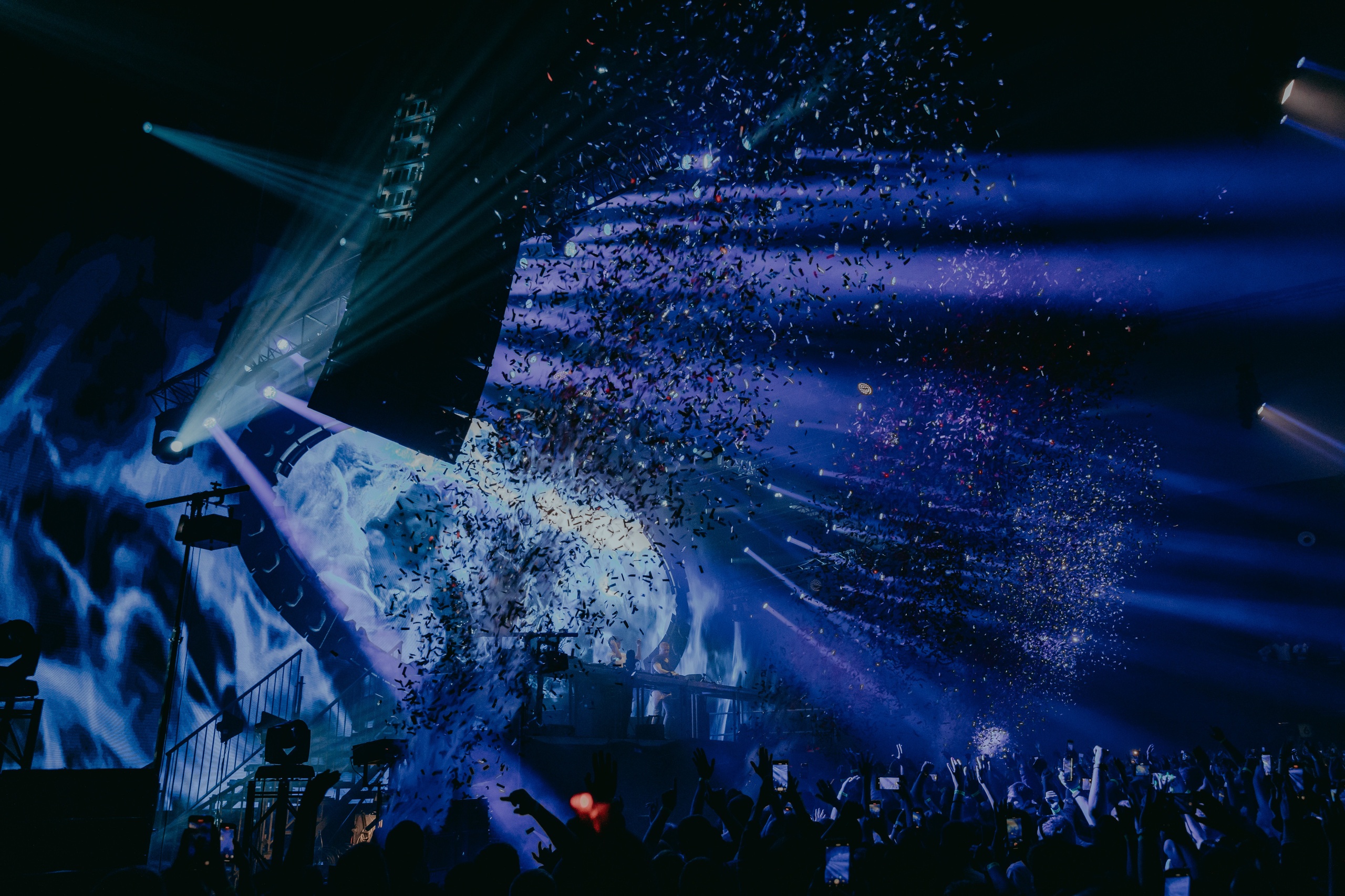 A State Of Trance «ASOT 1000» в Москве. «Птичка на проводе»: информационный портал в Москве