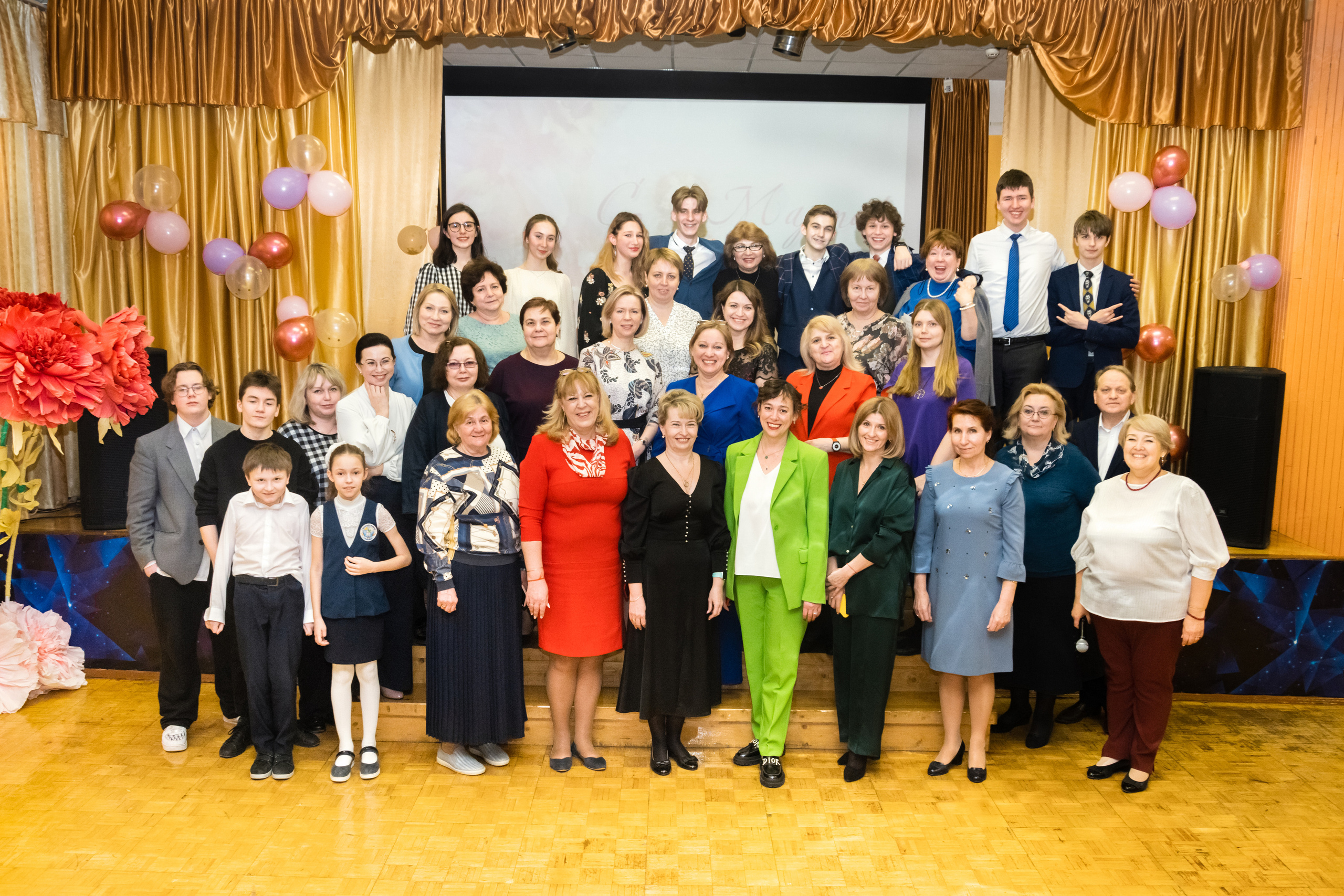 2023 шк16 8 марта. Выпускные альбомы в Москве и области от Анны Гайдаш