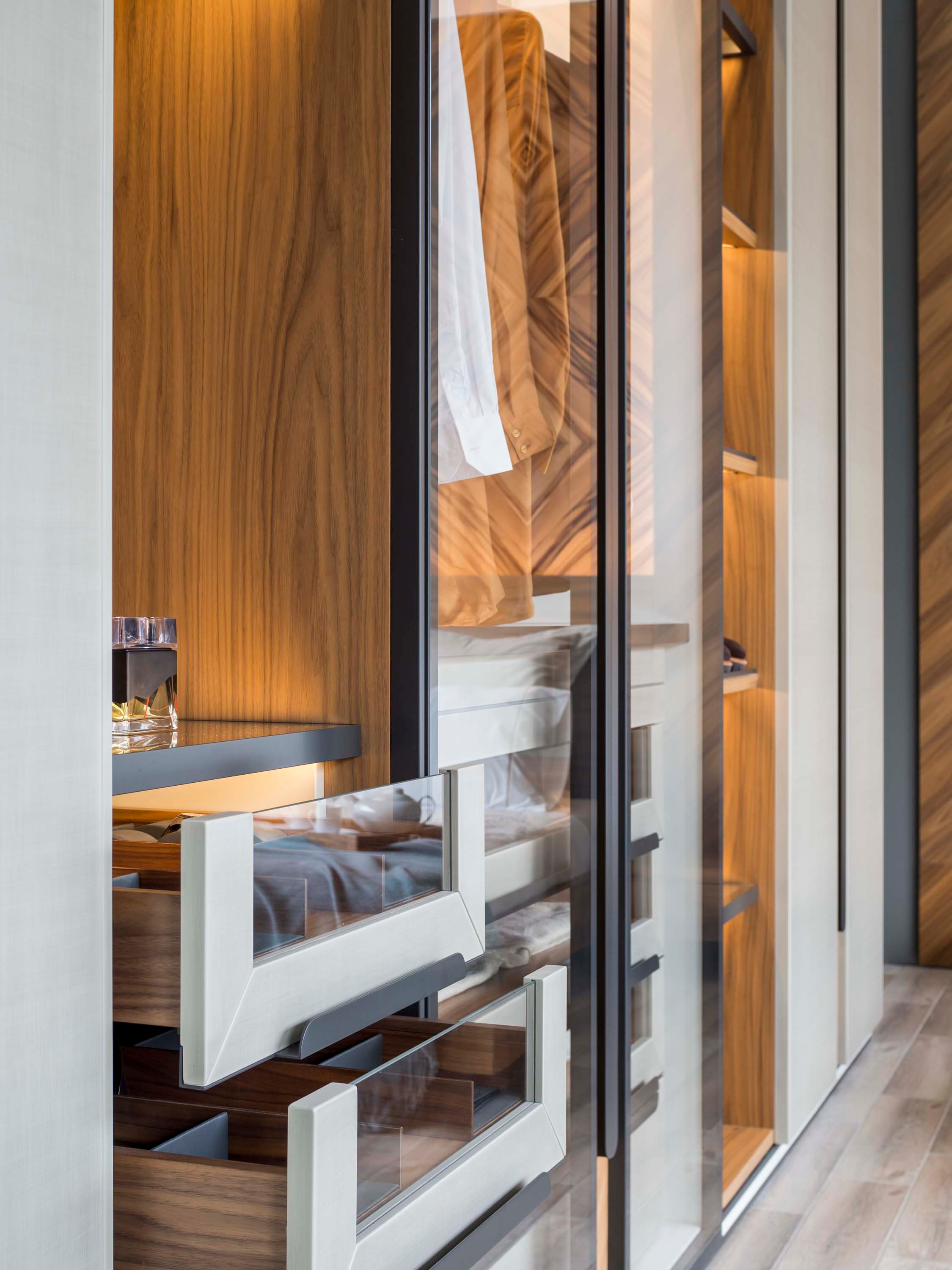 GIULIA NOVARS Manhattan. Elizarova Design Studio