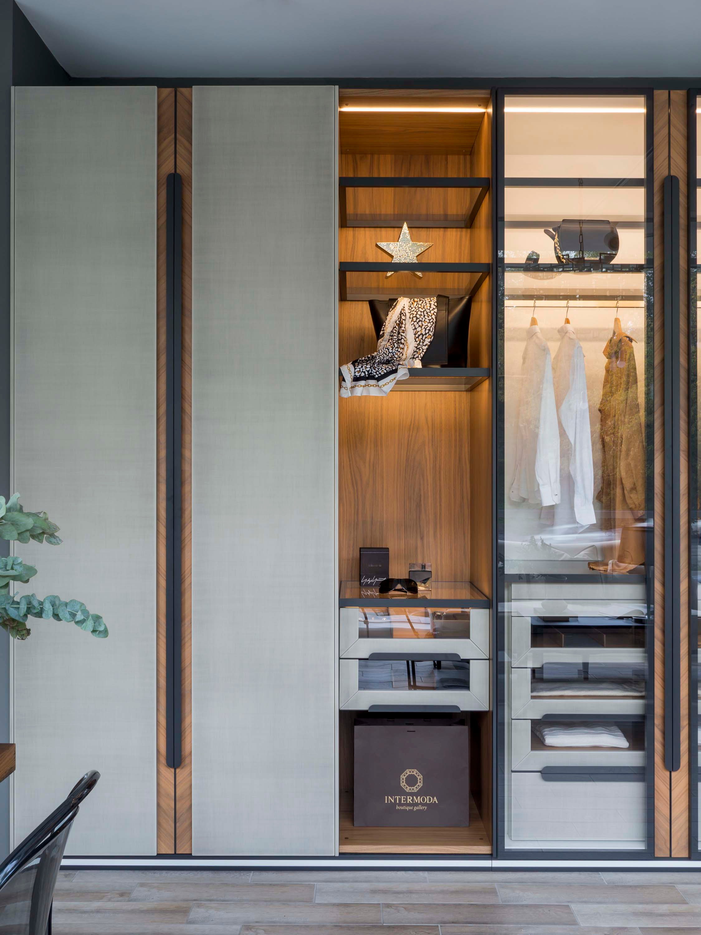 GIULIA NOVARS Manhattan. Elizarova Design Studio