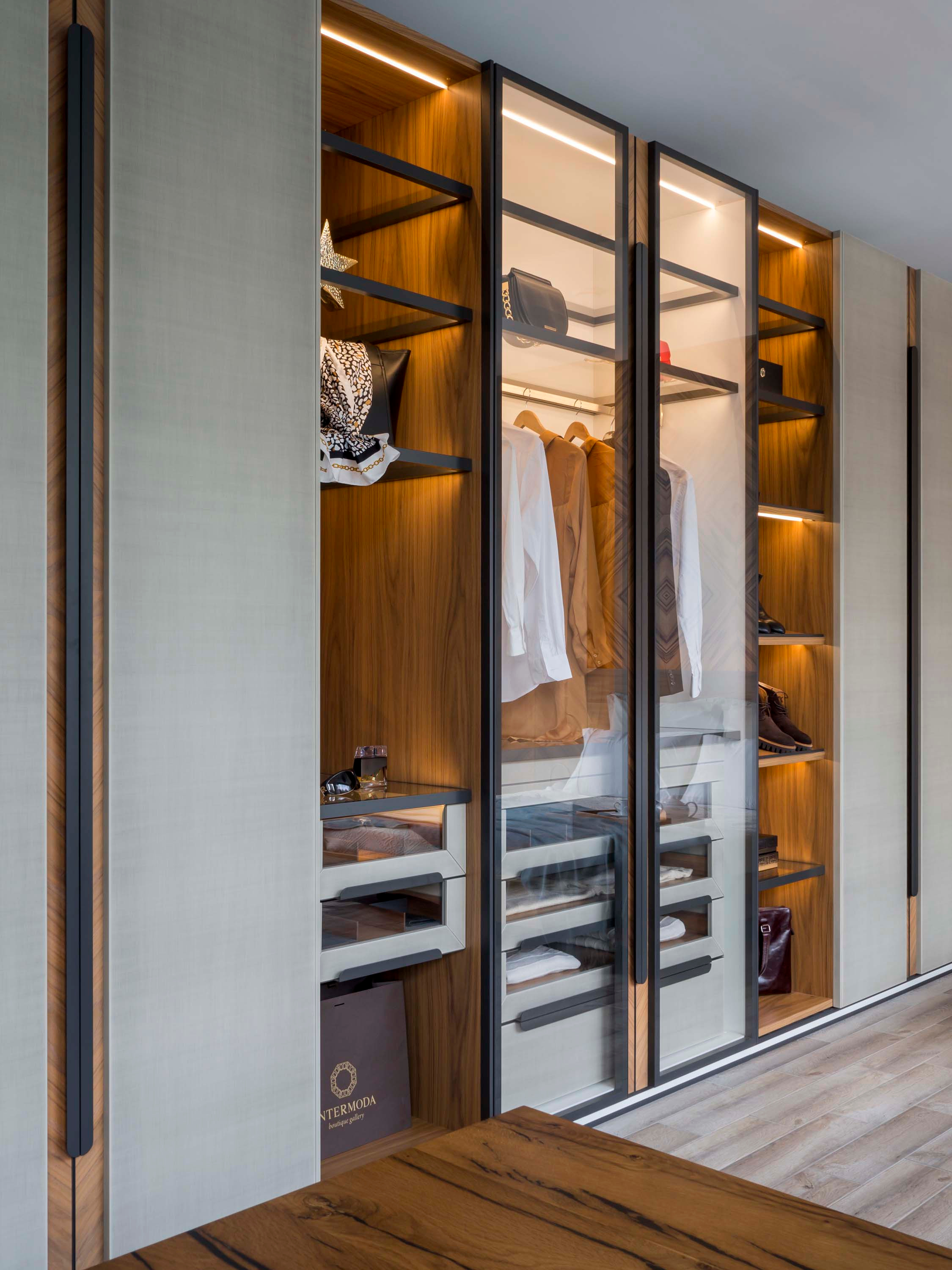 GIULIA NOVARS Manhattan. Elizarova Design Studio