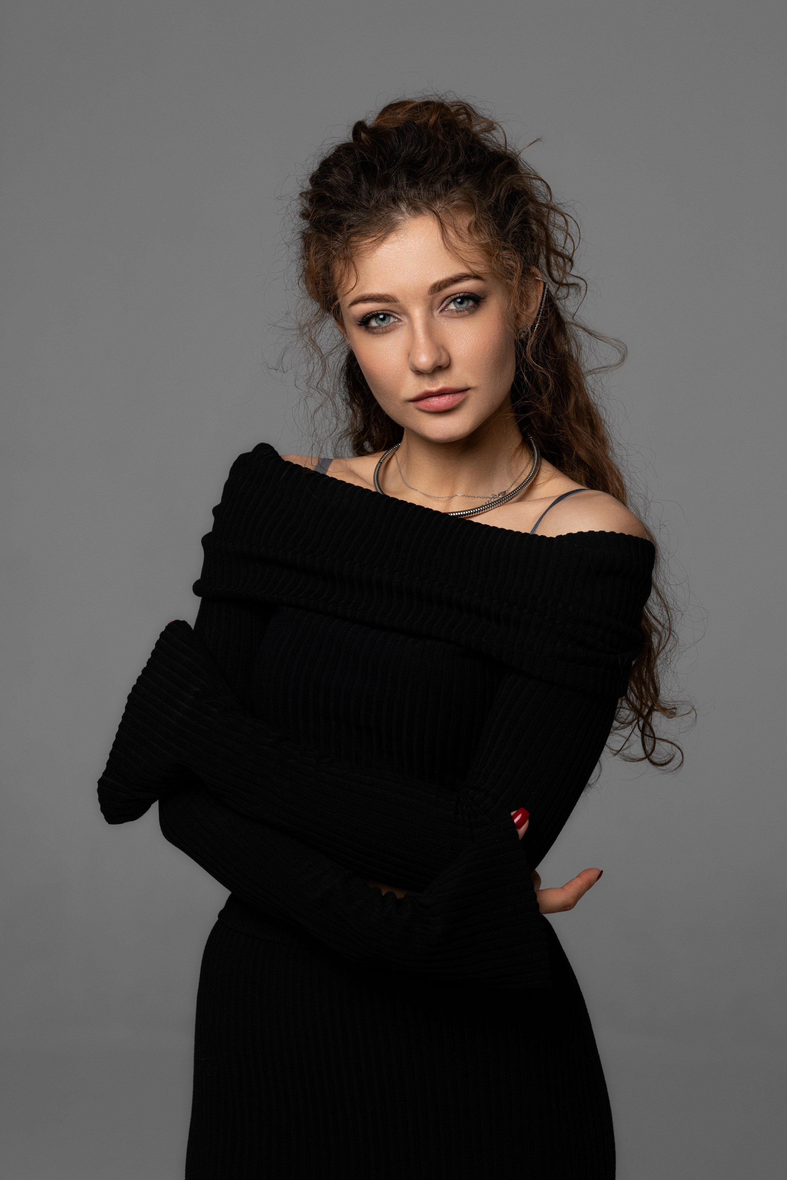 Студийная съемка на циклораме с испульсным светом с Дианой для «себя». Дмитрий Шульгин, портретный фотограф в Воронеже