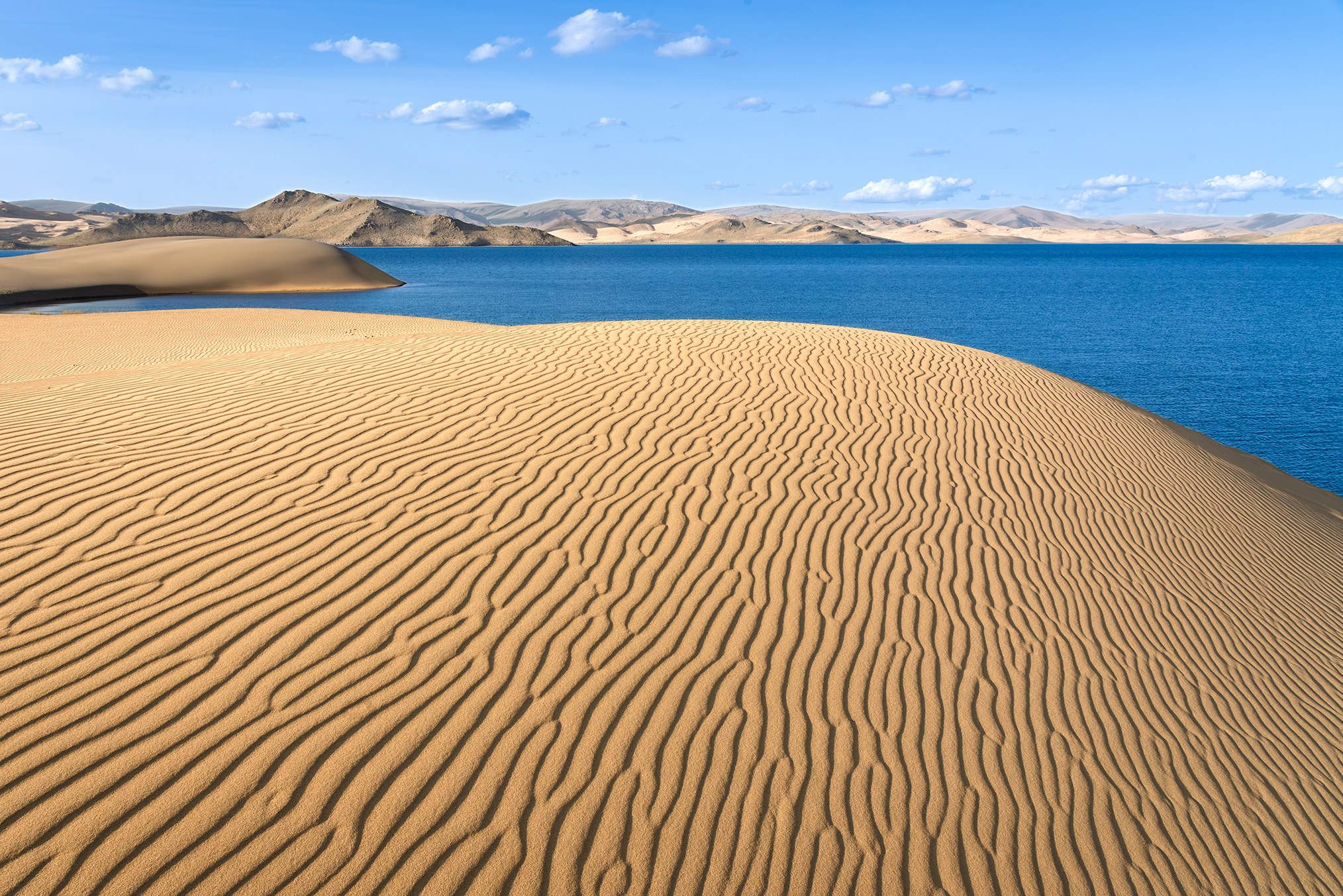 Монголия. Страна пустыни и чистейших озер. High-quality interior photos for your home, office, hotel