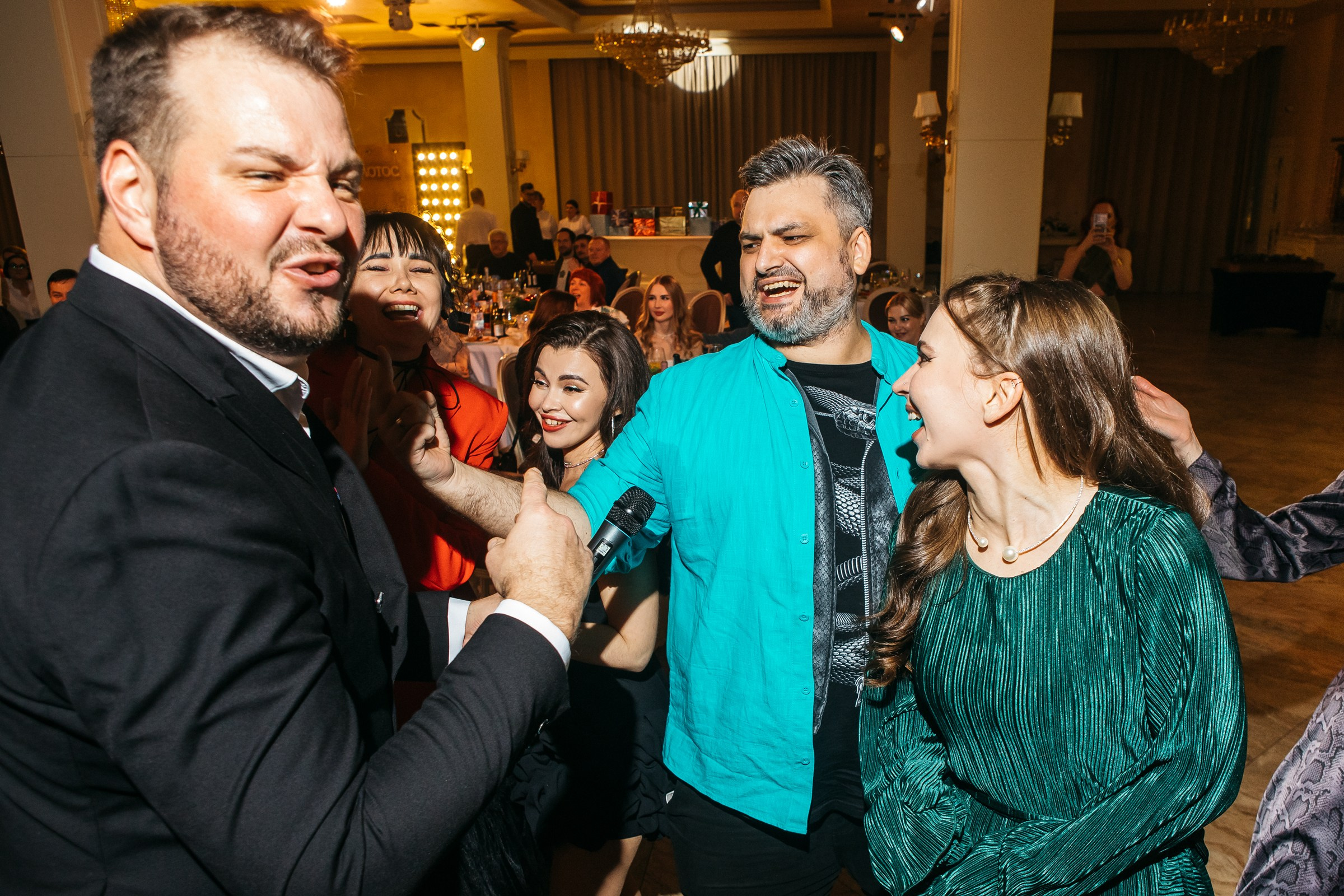 Хороший репортажный фотограф на корпоратив в Питере