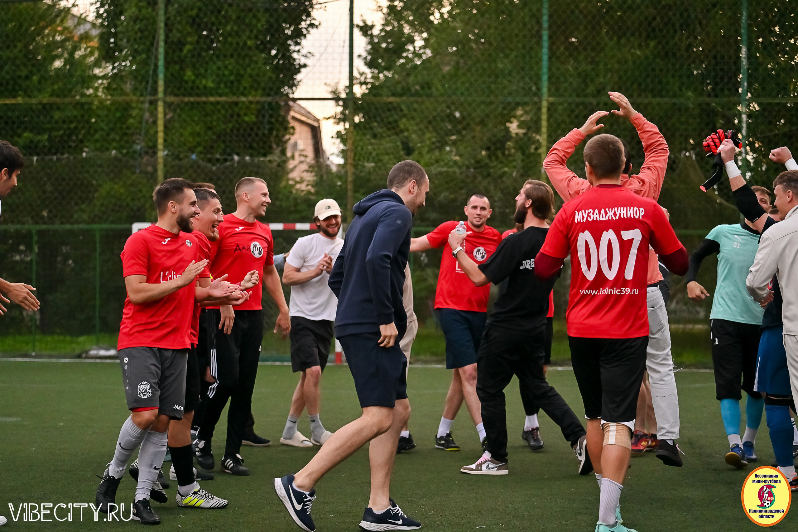 ИГРЫ МИНИ-ФУТБОЛЬНОЙ И КОРПОРАТИВНОЙ ЛИГИ. VIBECITY.RU Вайб Сити Ру Фоторепортажи Фотоотчеты Калининград