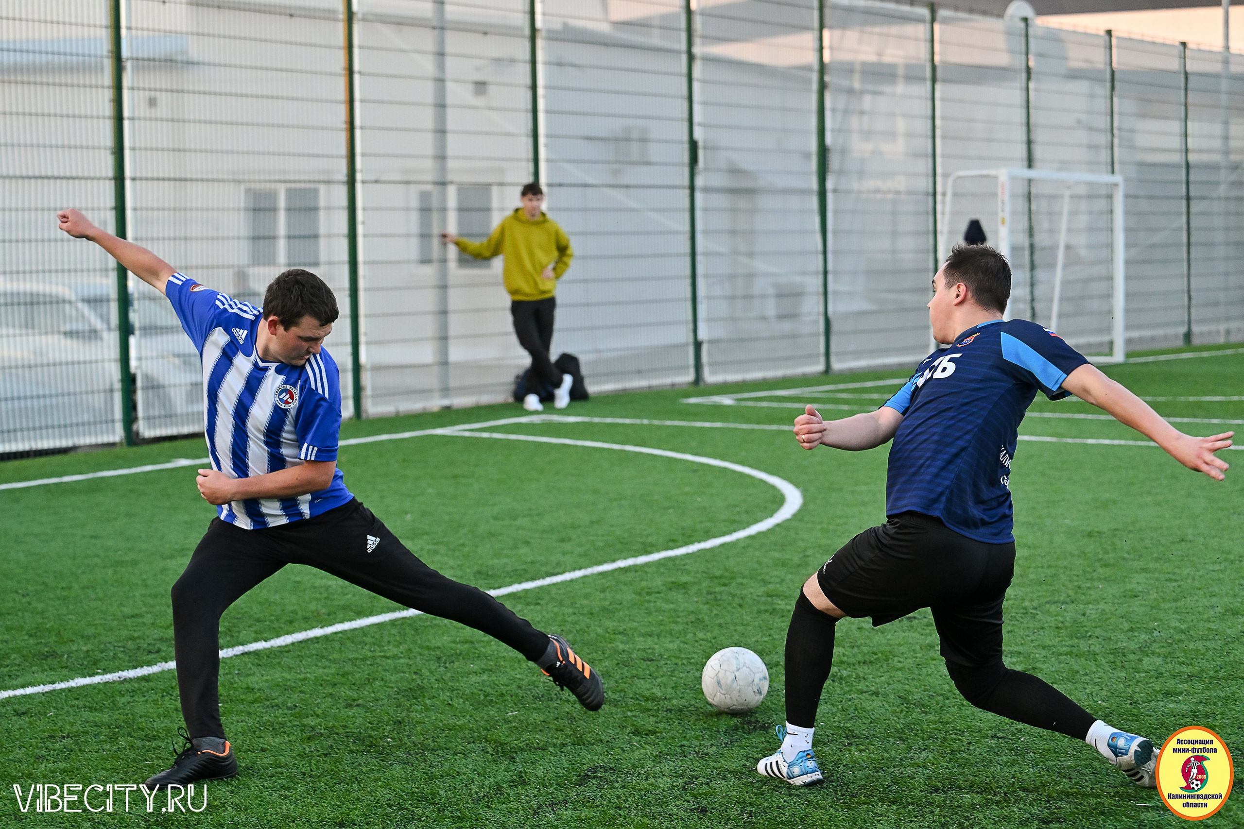 ИГРЫ МИНИ-ФУТБОЛЬНОЙ И КОРПОРАТИВНОЙ ЛИГИ. VIBECITY.RU Вайб Сити Ру Фоторепортажи Фотоотчеты Калининград