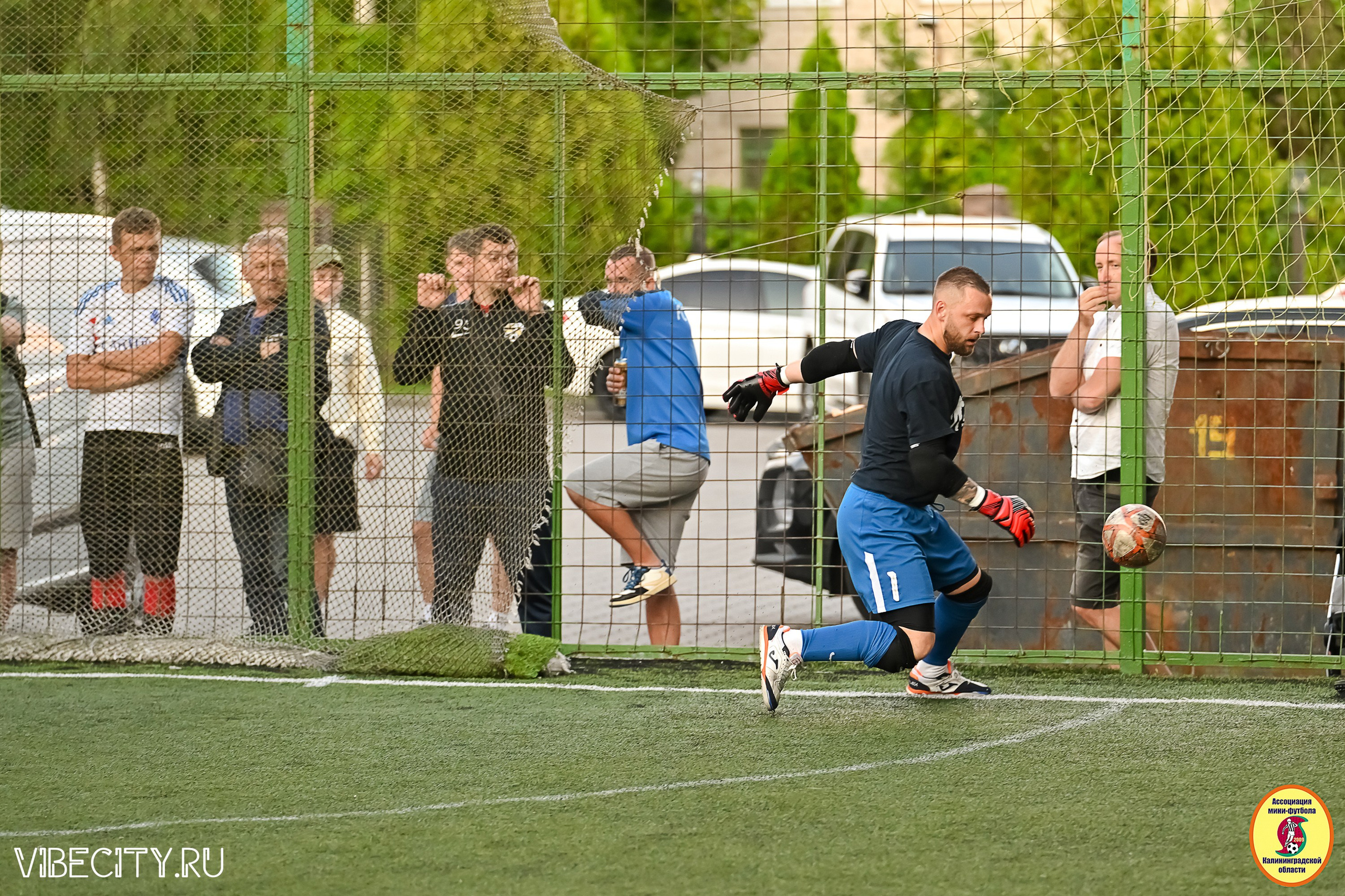 ИГРЫ МИНИ-ФУТБОЛЬНОЙ И КОРПОРАТИВНОЙ ЛИГИ. VIBECITY.RU Вайб Сити Ру Фоторепортажи Фотоотчеты Калининград