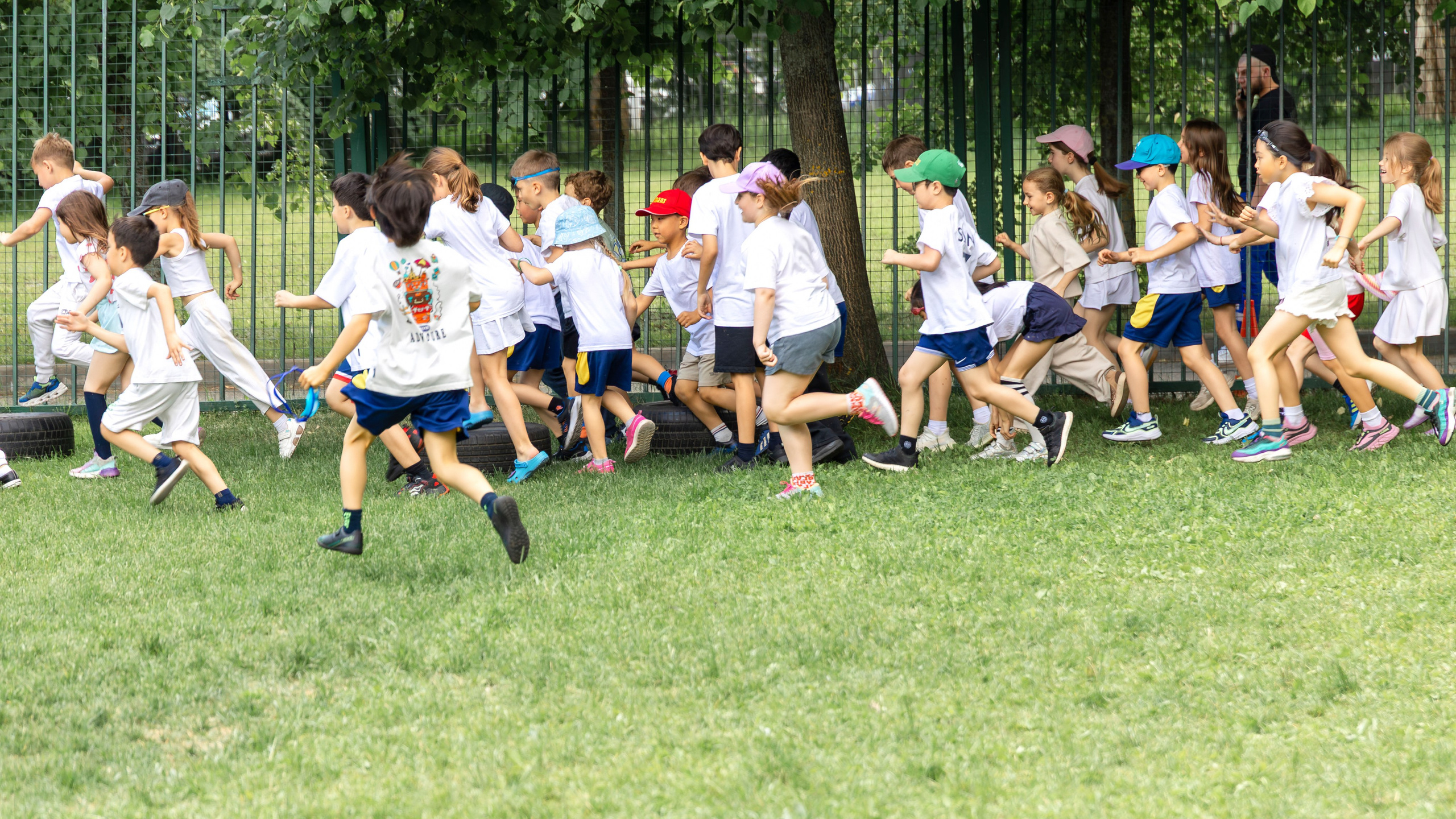 The International School of Moscow. Color Day. Выпускные альбомы для школы и детского сада — школьный фотограф Подольск, Троицк, Щербинка, Москва