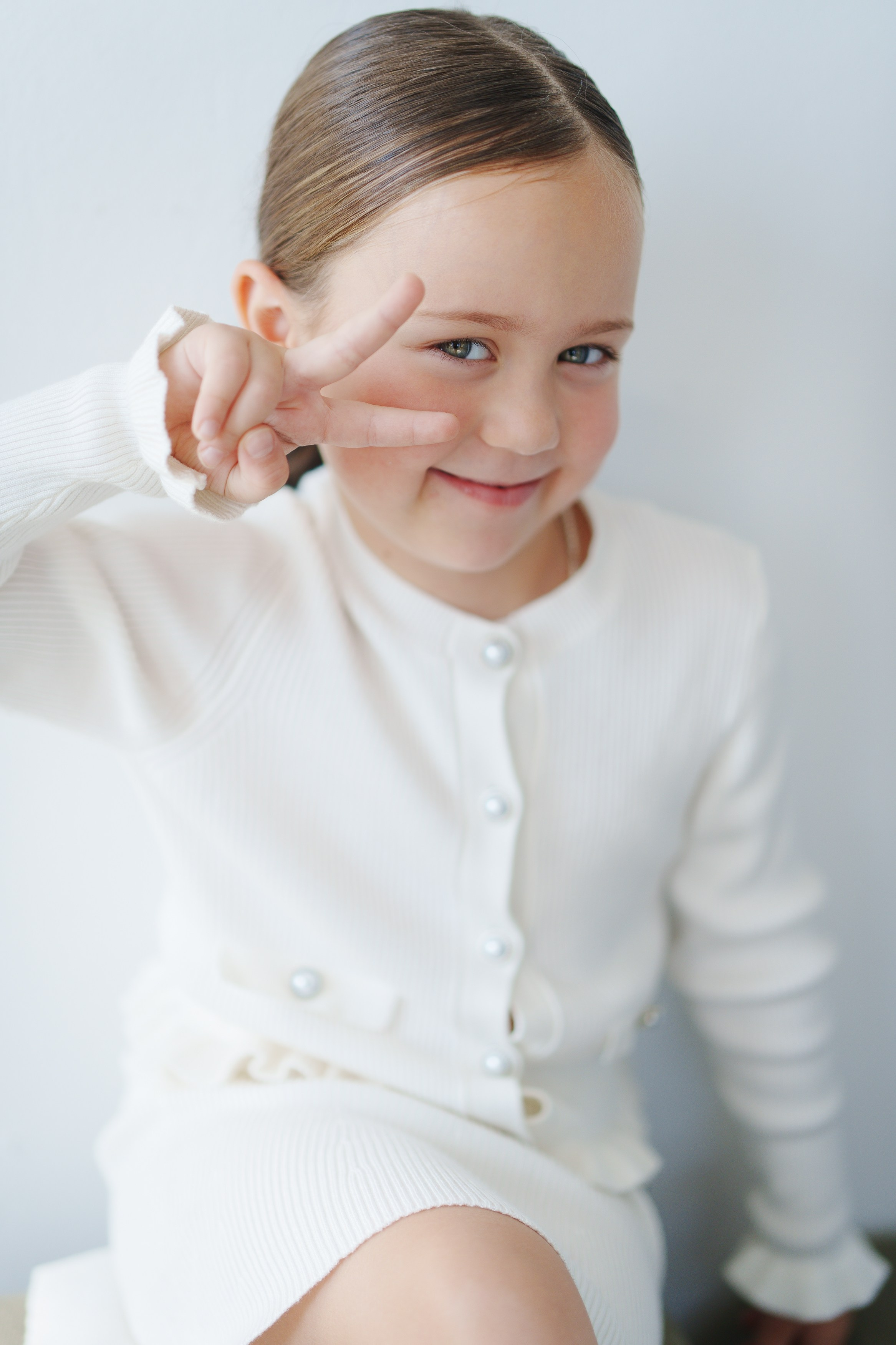 Семейная фотосессия в Уфе в студии Офис46 — тёплые кадры на день рождения ребёнка