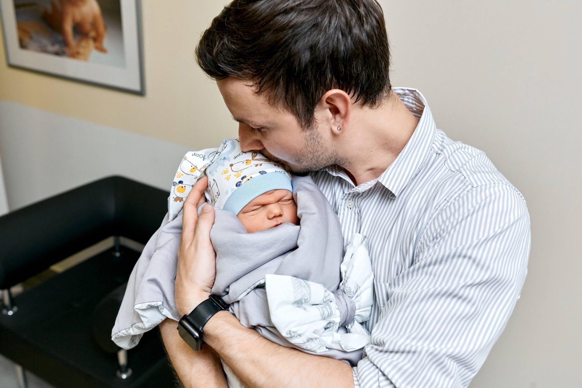 Фотограф на выписку в Москве, заказать услуги фотосъёмки — Цены и стоимость услуг профессионального фотографа для фотосессии выписки